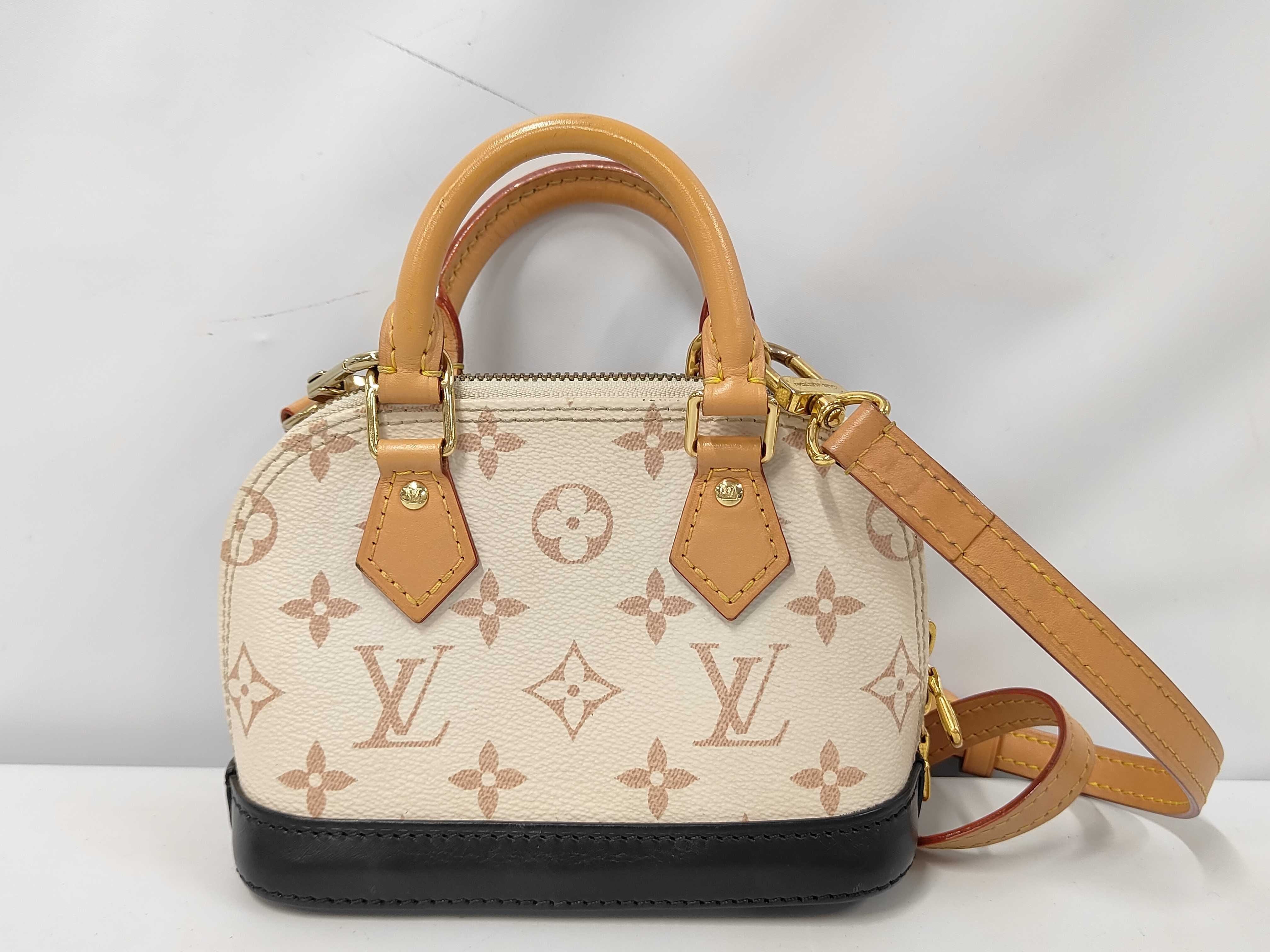 Dune Shoulder Boston Bag