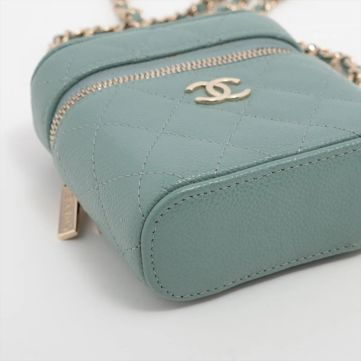 Matelasse caviar skin 2WAY shoulder bag vanity green gold hardware 31881144 31s — view 4