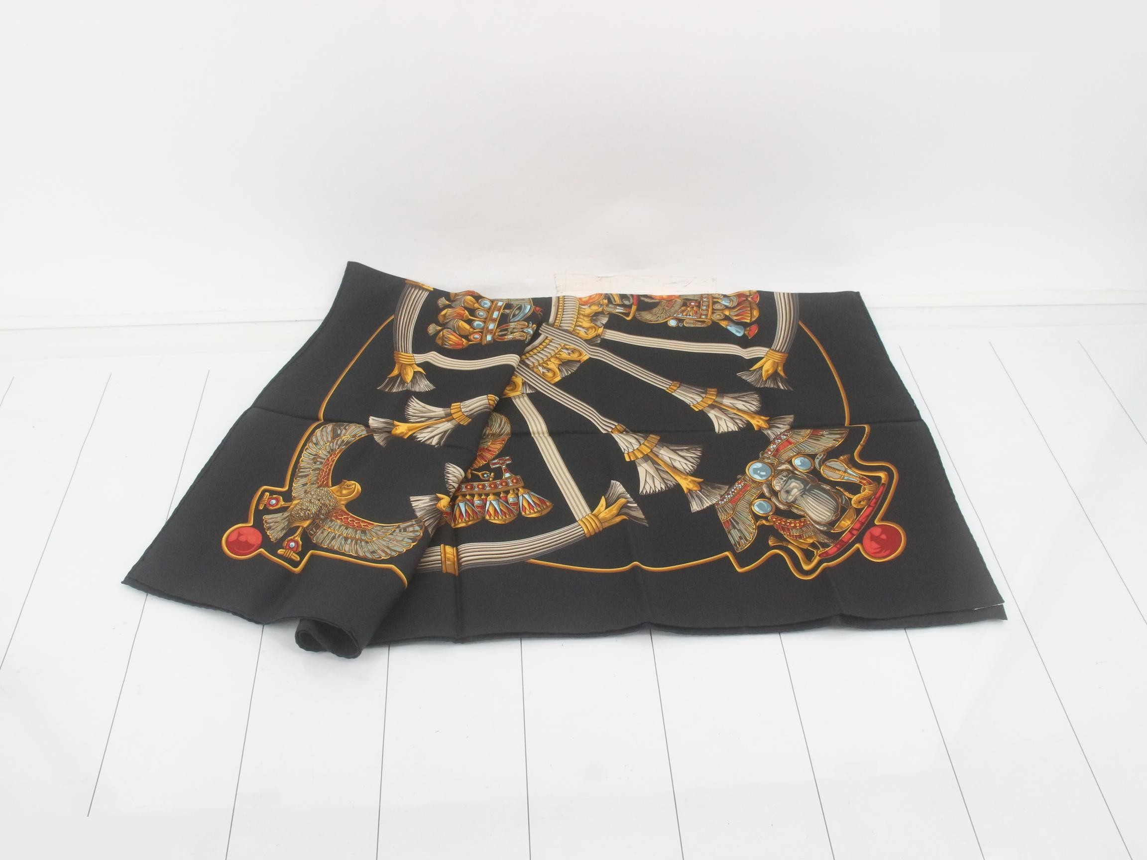 scarf — view 3