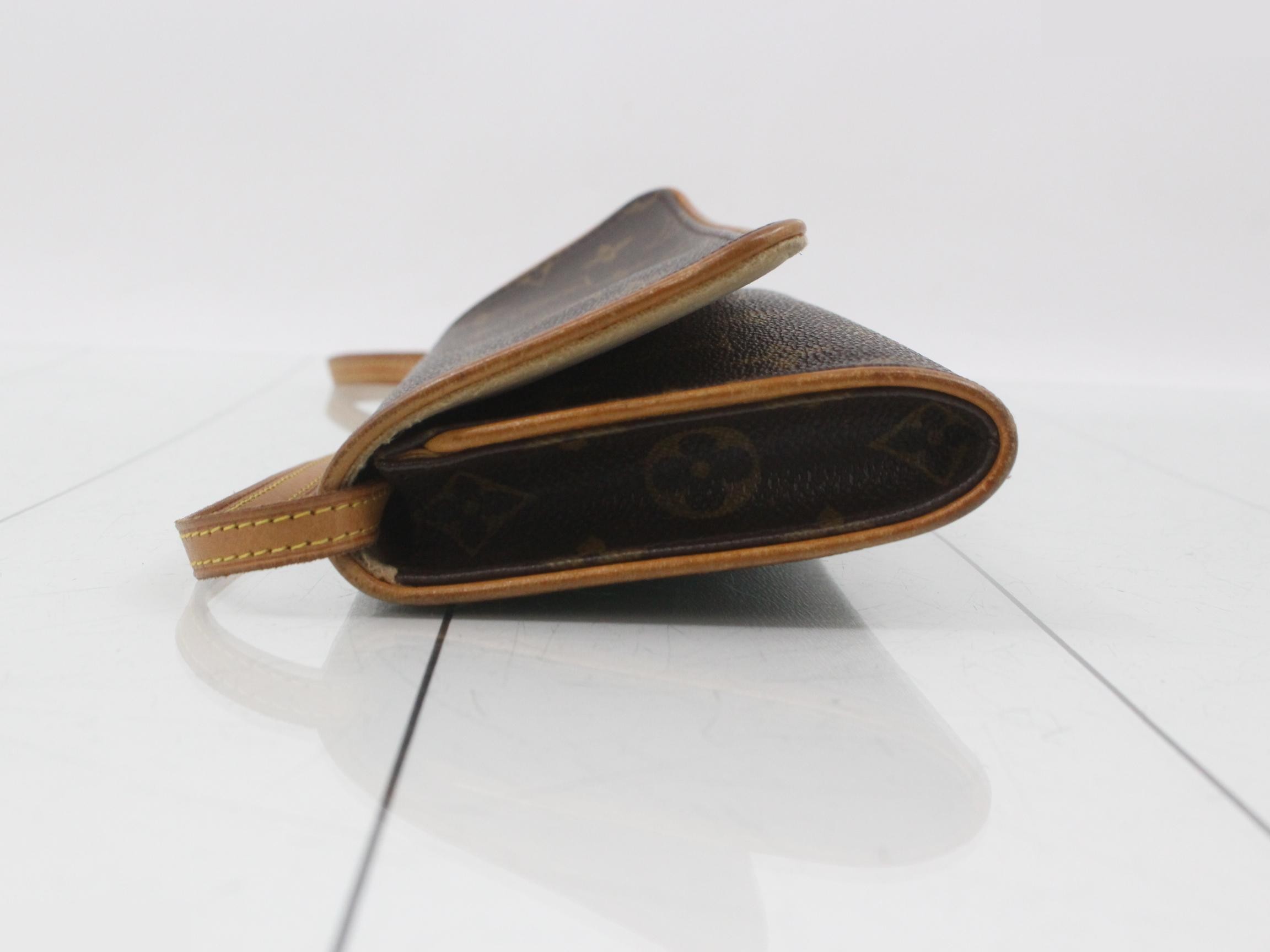 Shoulder bag — view 4