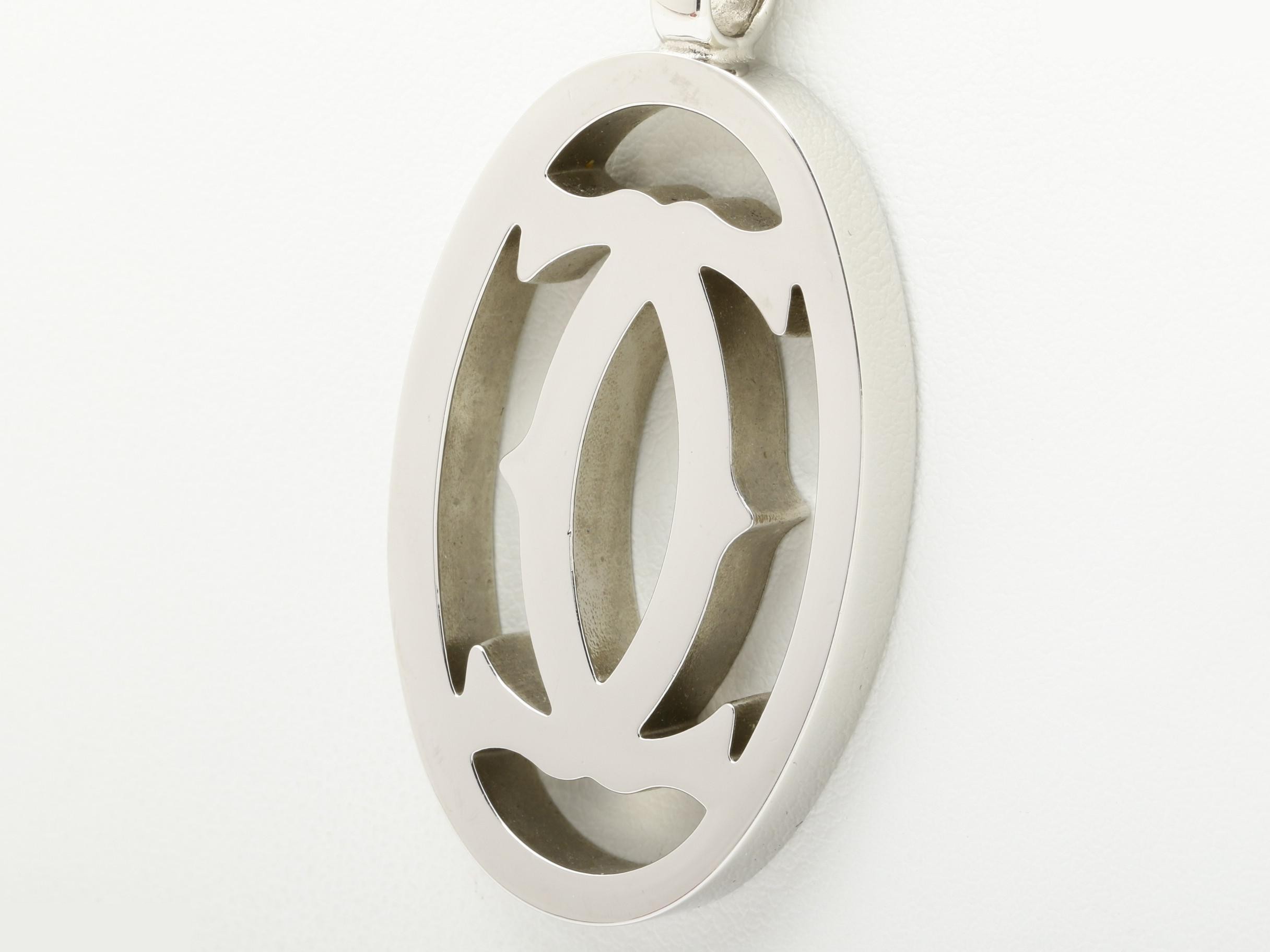 2C logo pendant top, chain approximately 58cm — view 3