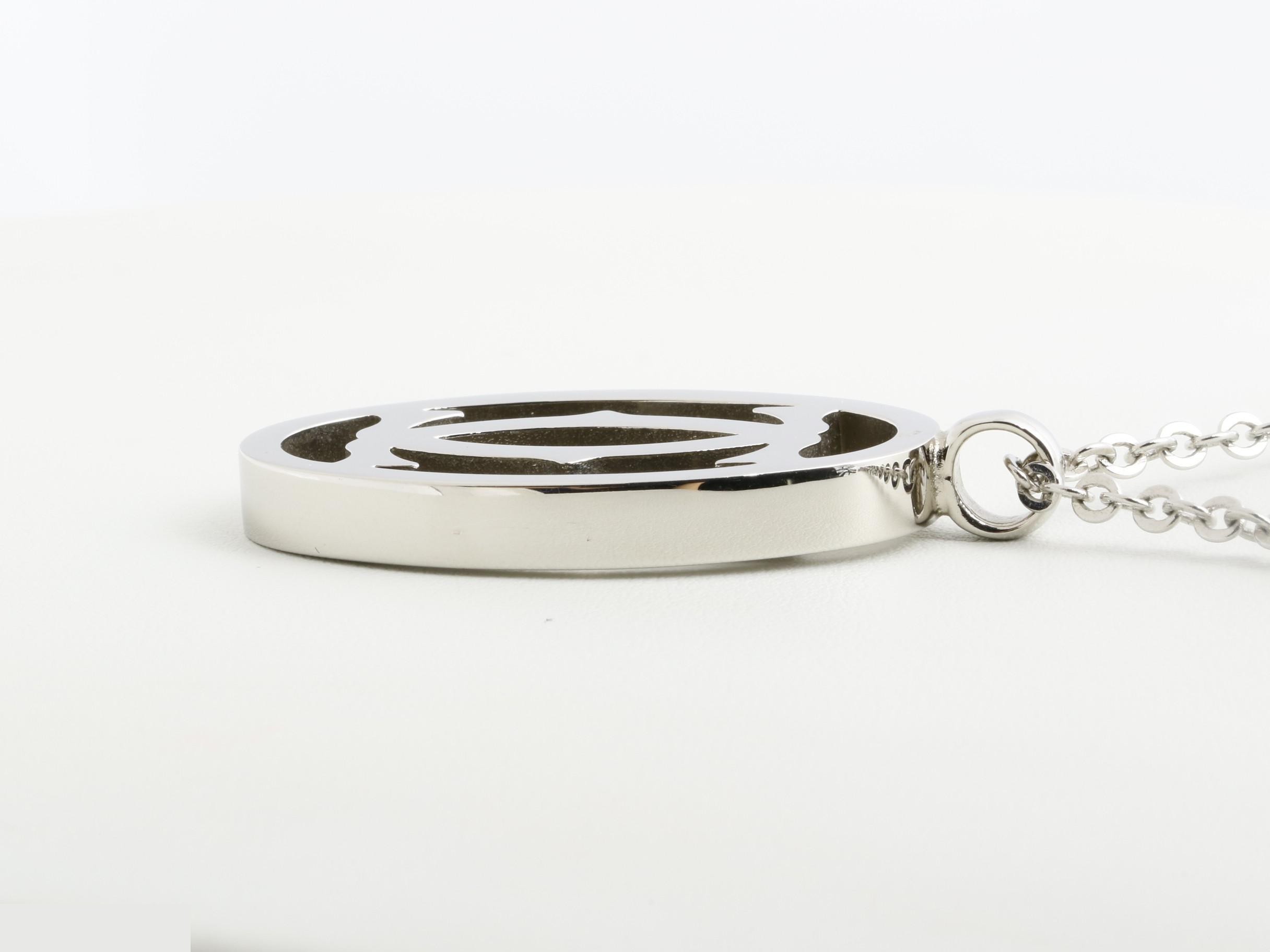 2C logo pendant top, chain approximately 58cm — view 4