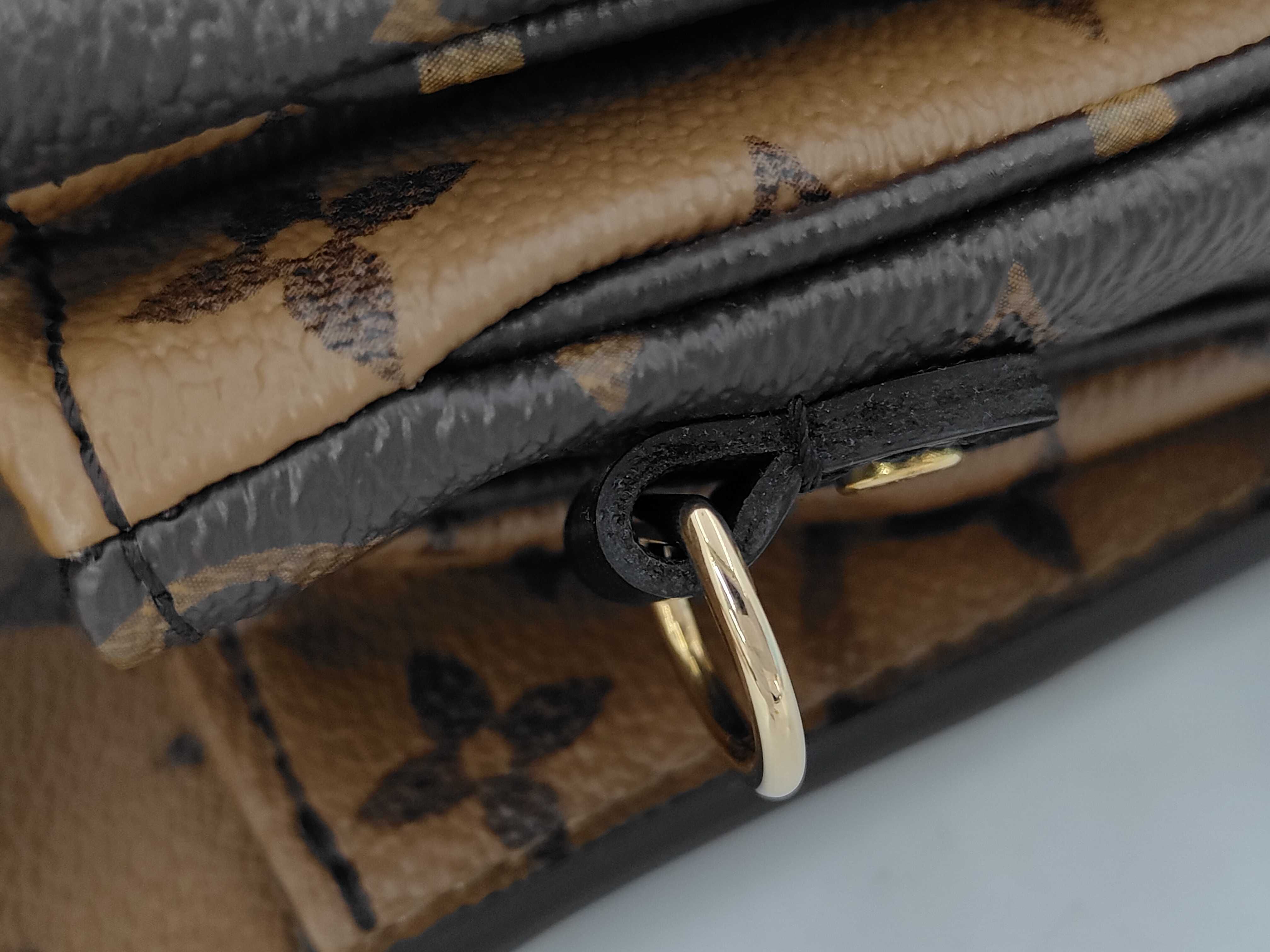 Pochette Metis MM Monogram Reverse M44876 Shoulder Bag — view 11