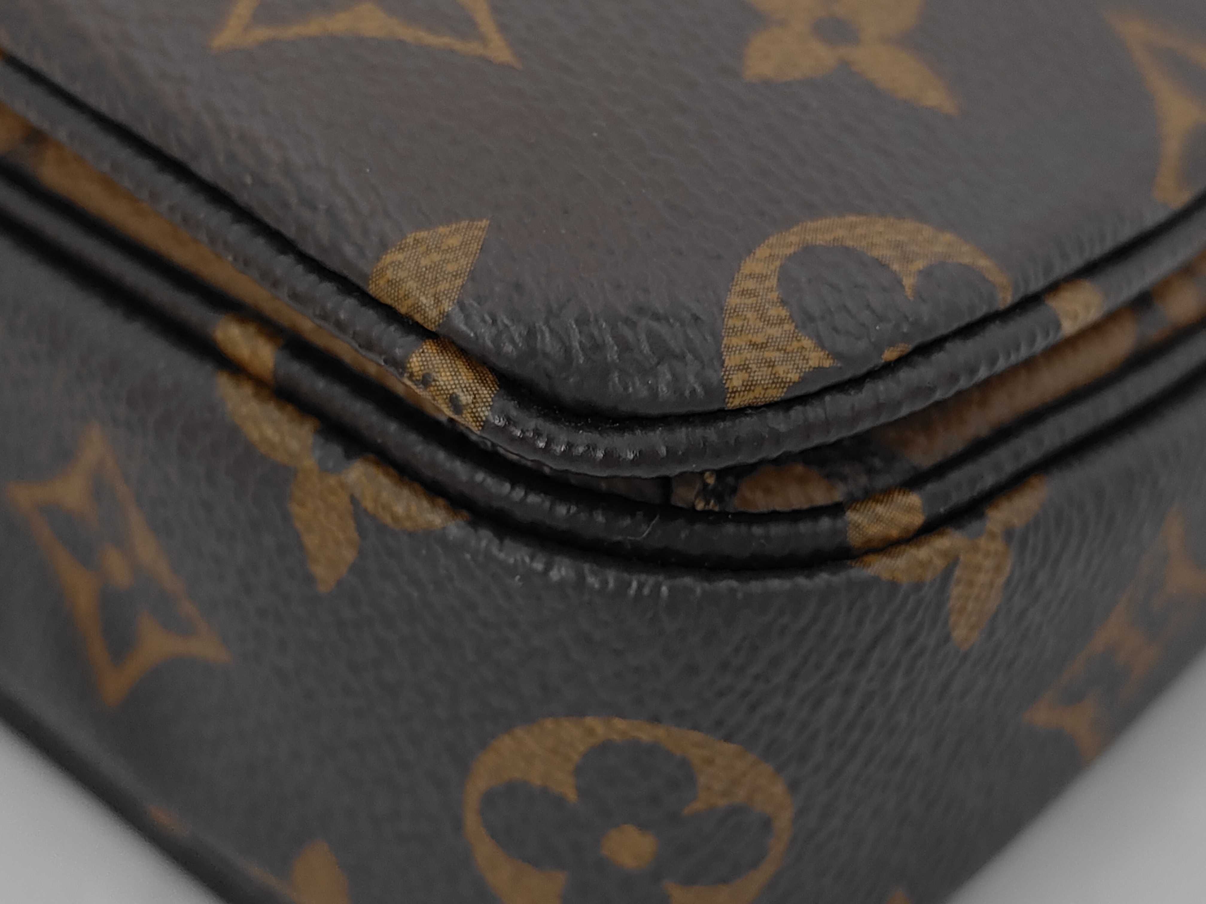 Pochette Metis MM Monogram Reverse M44876 Shoulder Bag — view 3