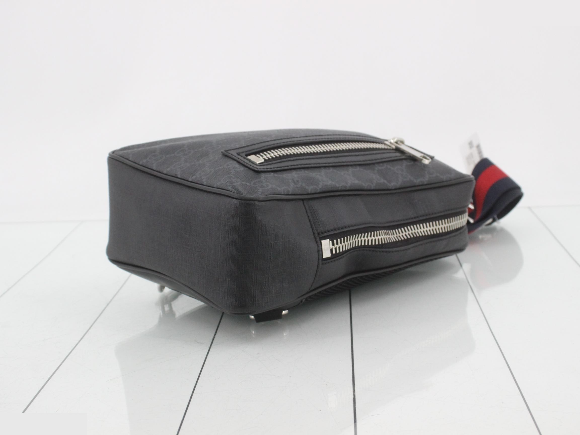 GG Supreme Shoulder Bag — view 6