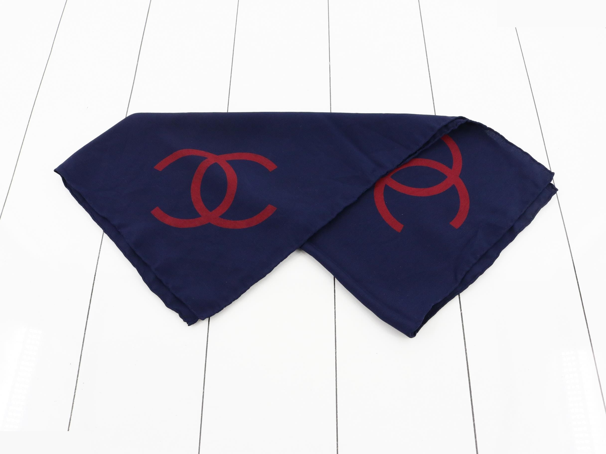 Vintage Classic (Accessories) - Silk Scarf — view 3