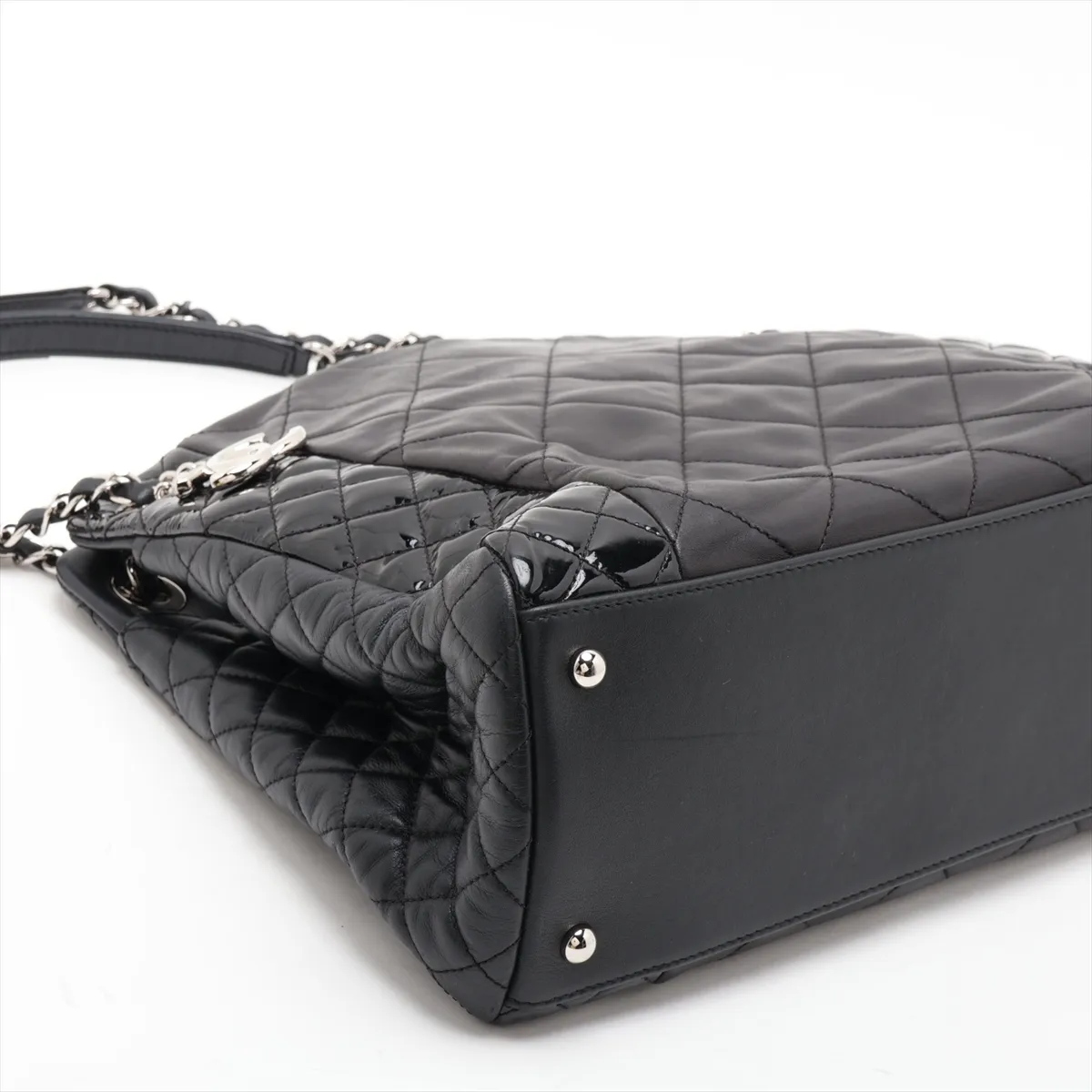Matelassé Lambskin x Patent Leather Chain Shoulder Bag, Black, Silver Hardware, 19031744, Serial Number 19 — view 4