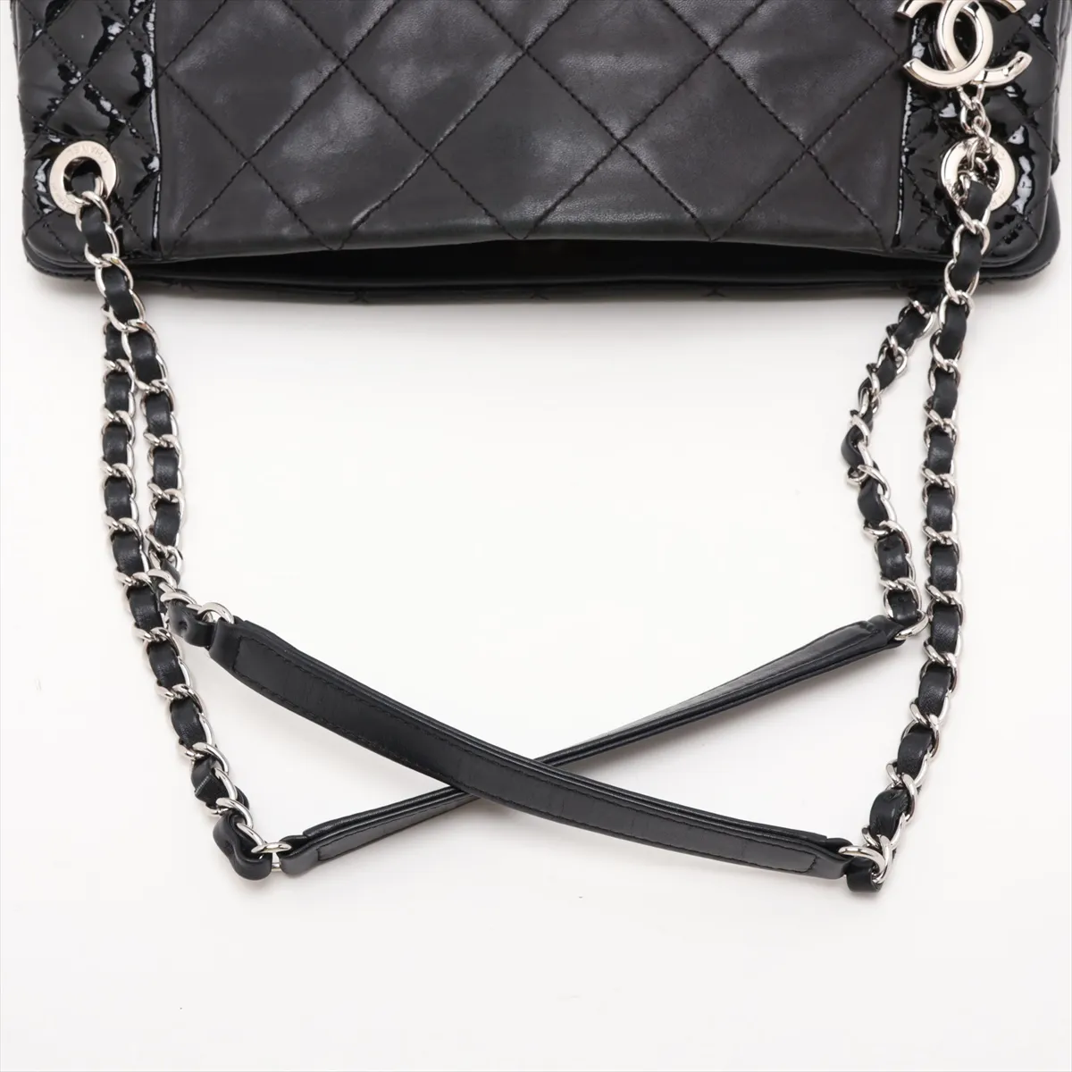 Matelassé Lambskin x Patent Leather Chain Shoulder Bag, Black, Silver Hardware, 19031744, Serial Number 19 — view 5