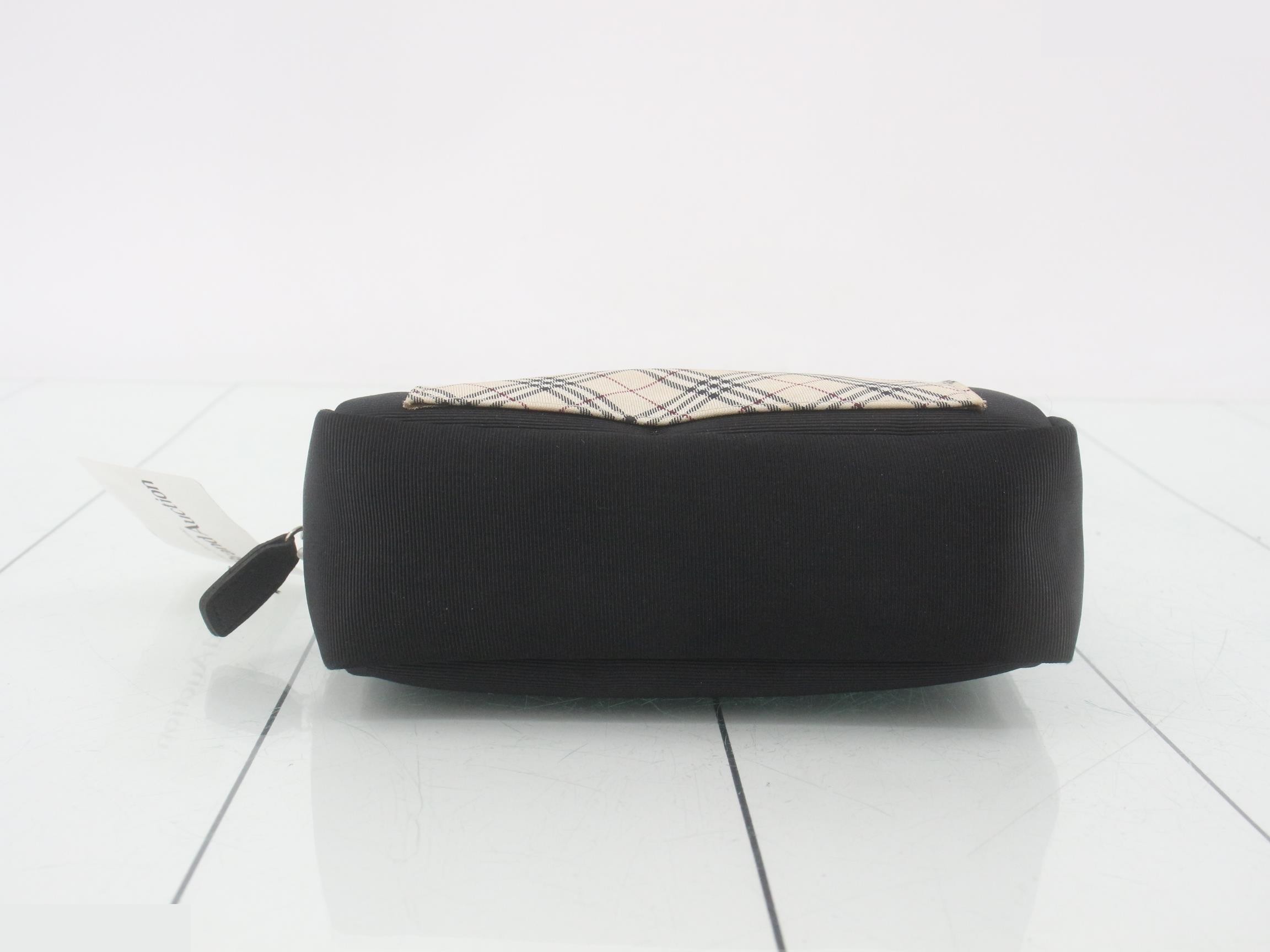 pouch — view 3