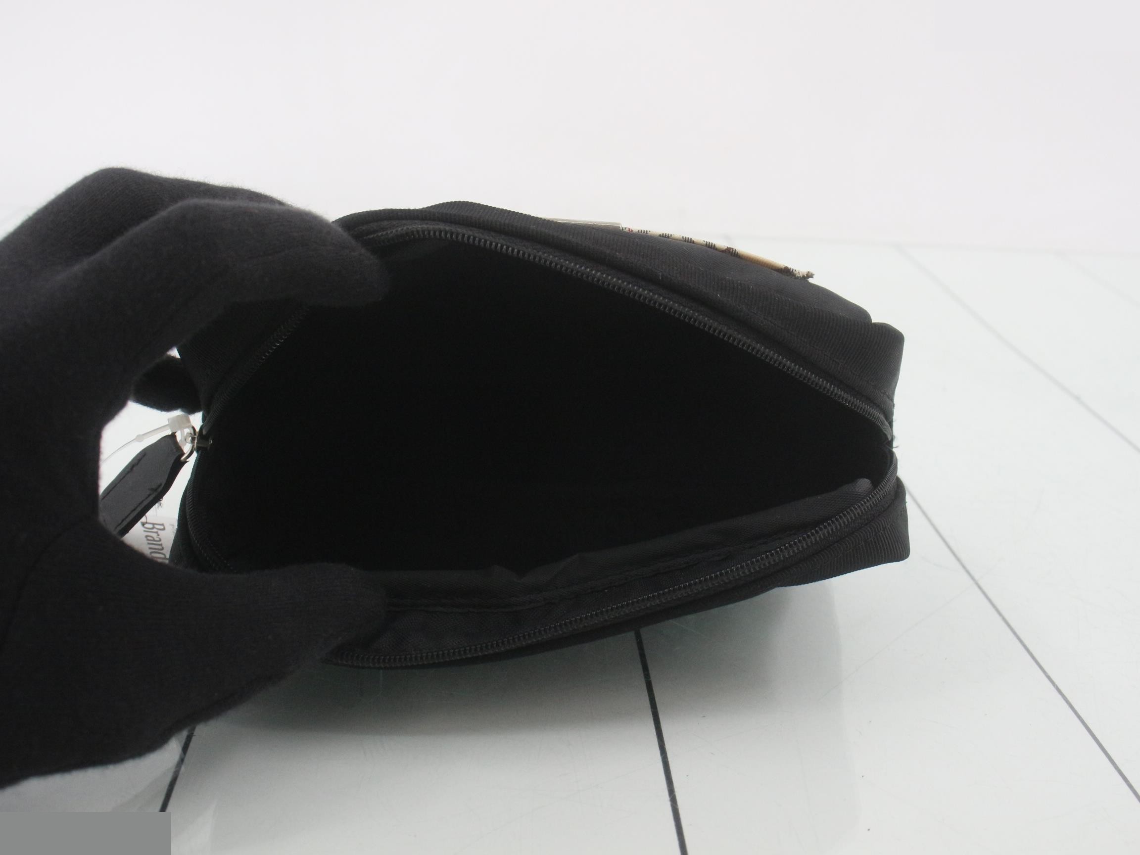 pouch — view 4