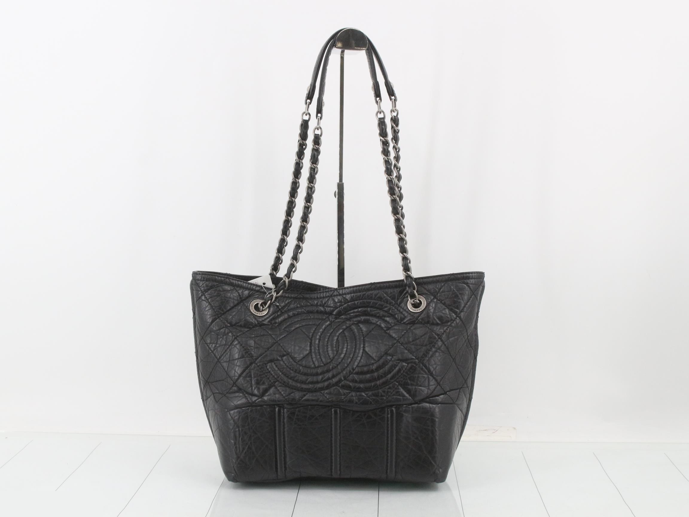 Chain tote bag, vintage soft leather, Big Coco, shoulder strap.