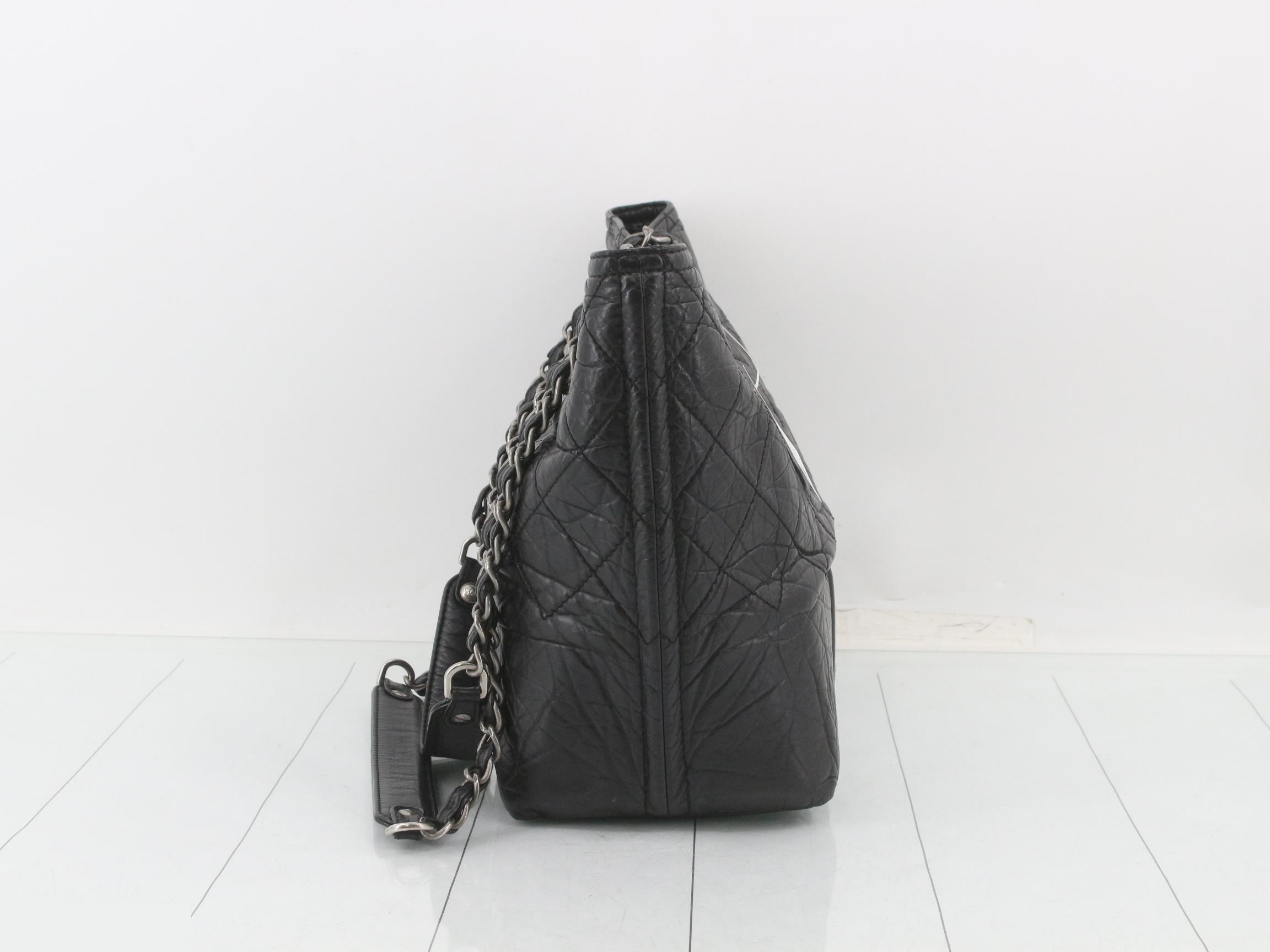 Chain tote bag, vintage soft leather, Big Coco, shoulder strap. — view 4