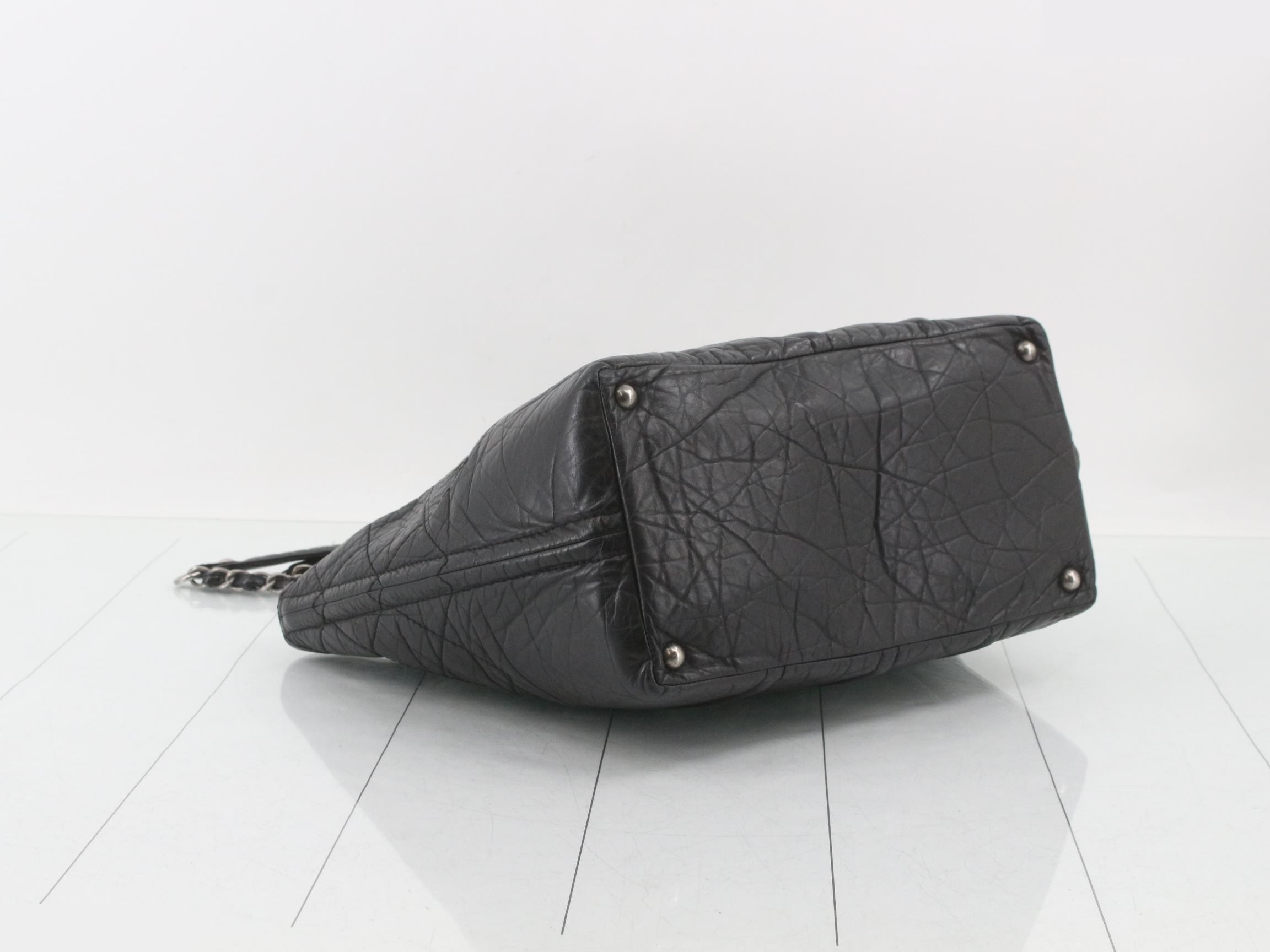 Chain tote bag, vintage soft leather, Big Coco, shoulder strap. — view 5