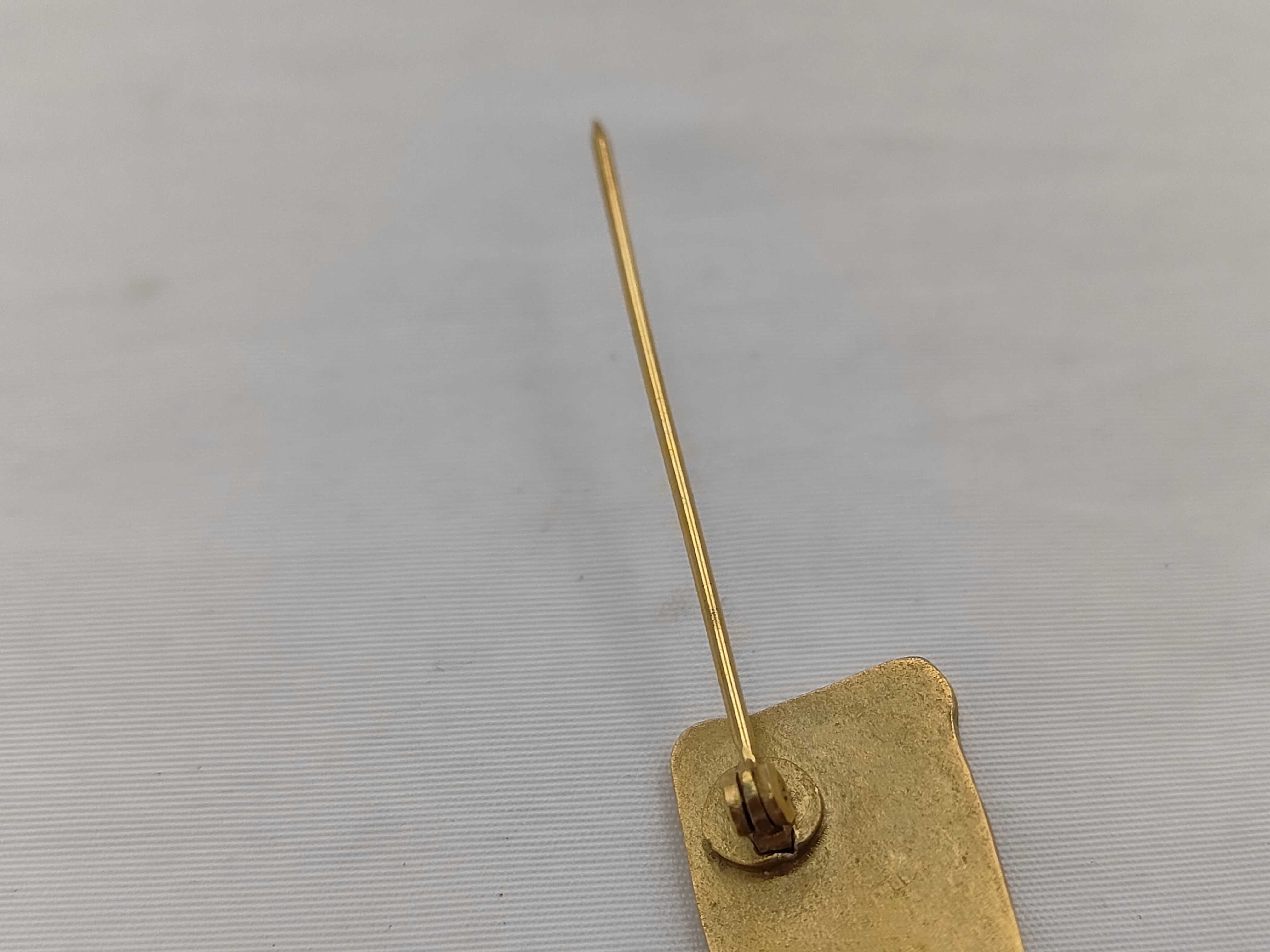 94P triangle brooch — view 3