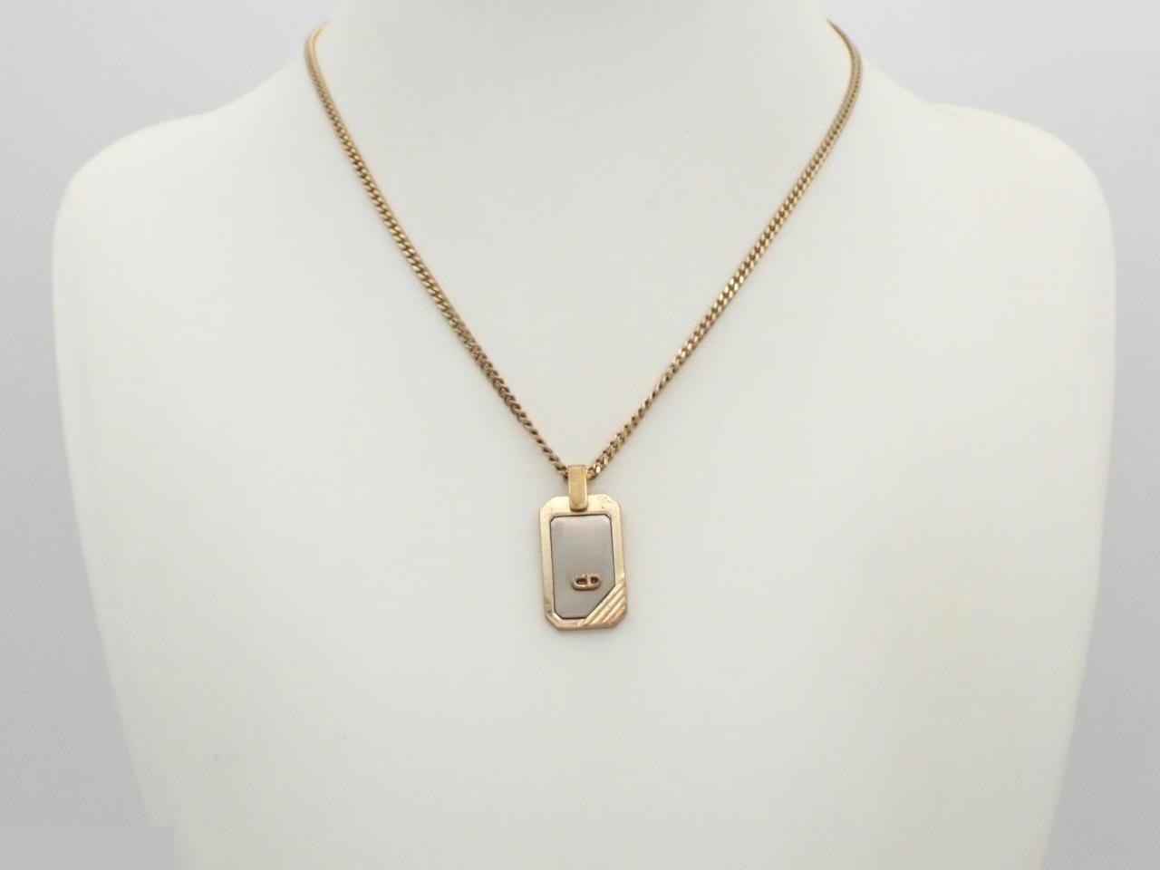Other lines: Precious metals, necklaces, pendants, chains approximately 45cm long. — view 3