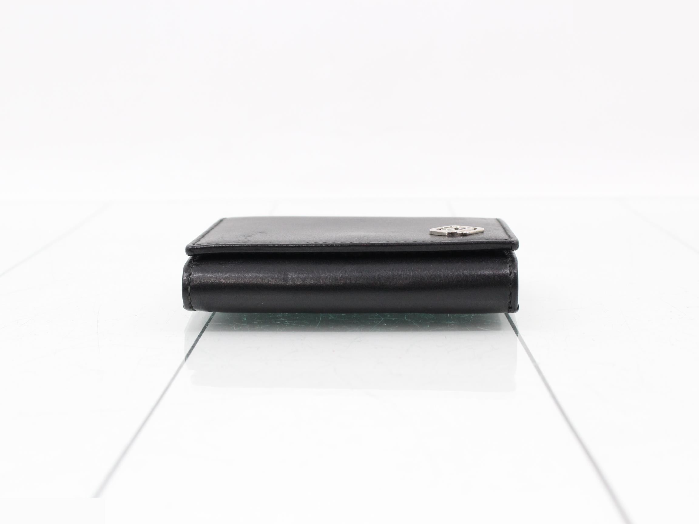 Card case — view 3