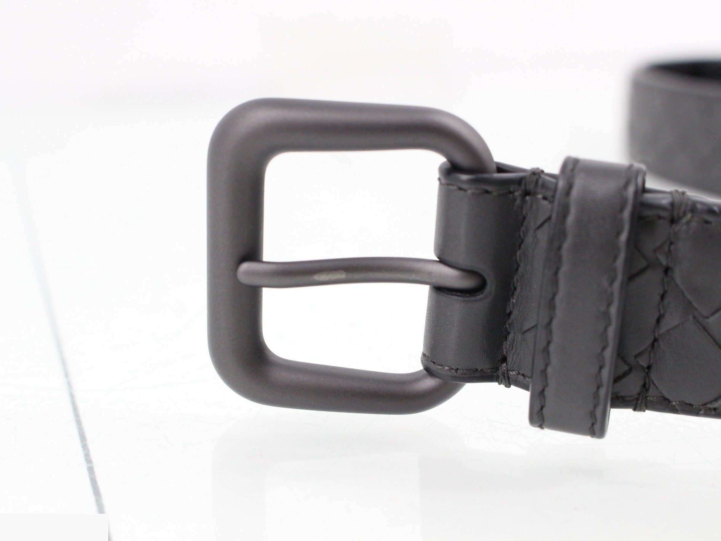 accessories, belts, and small items. — view 3