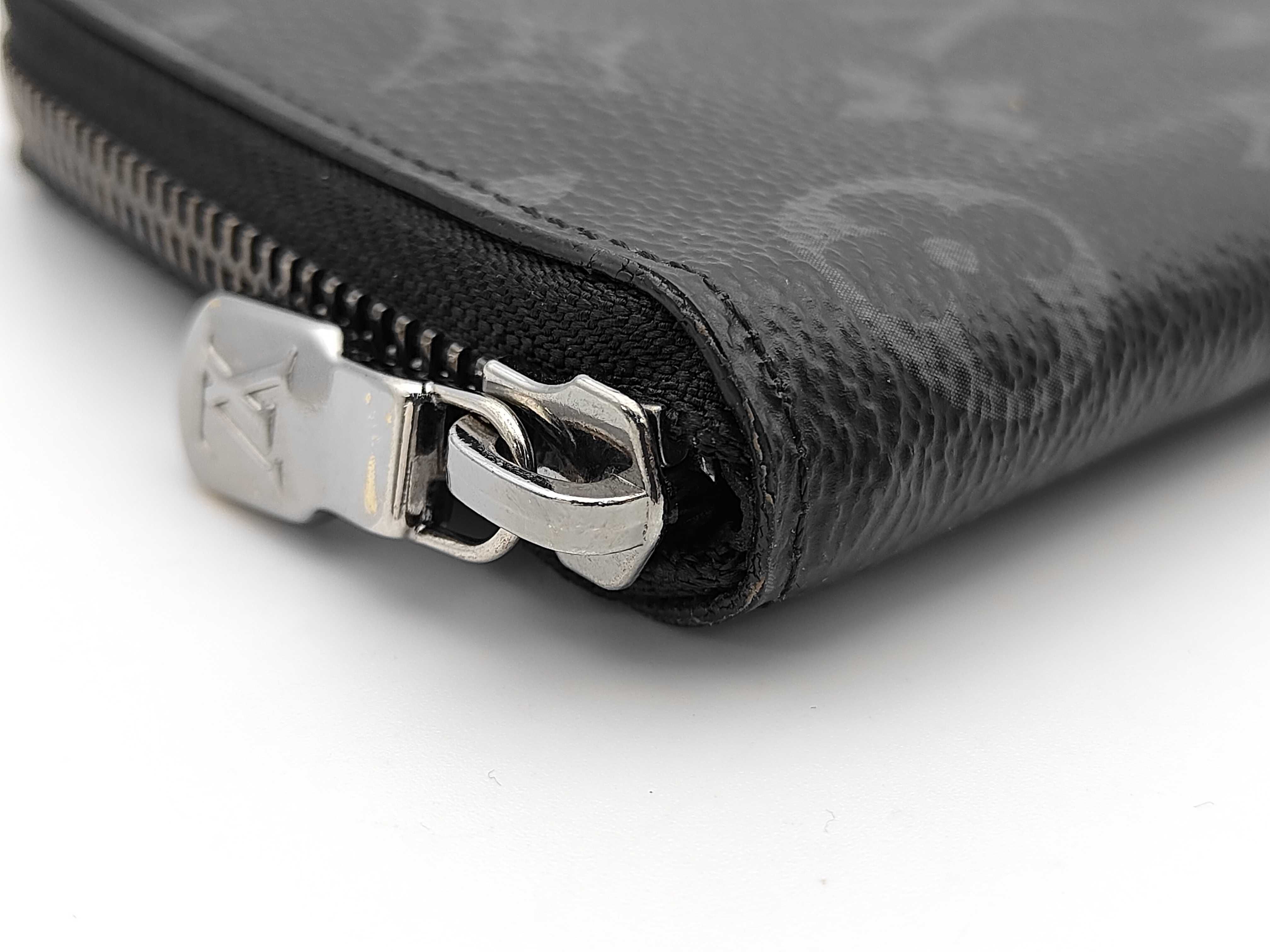 Damier Graphite Zippy Wallet Vertical with initial engraving — view 3