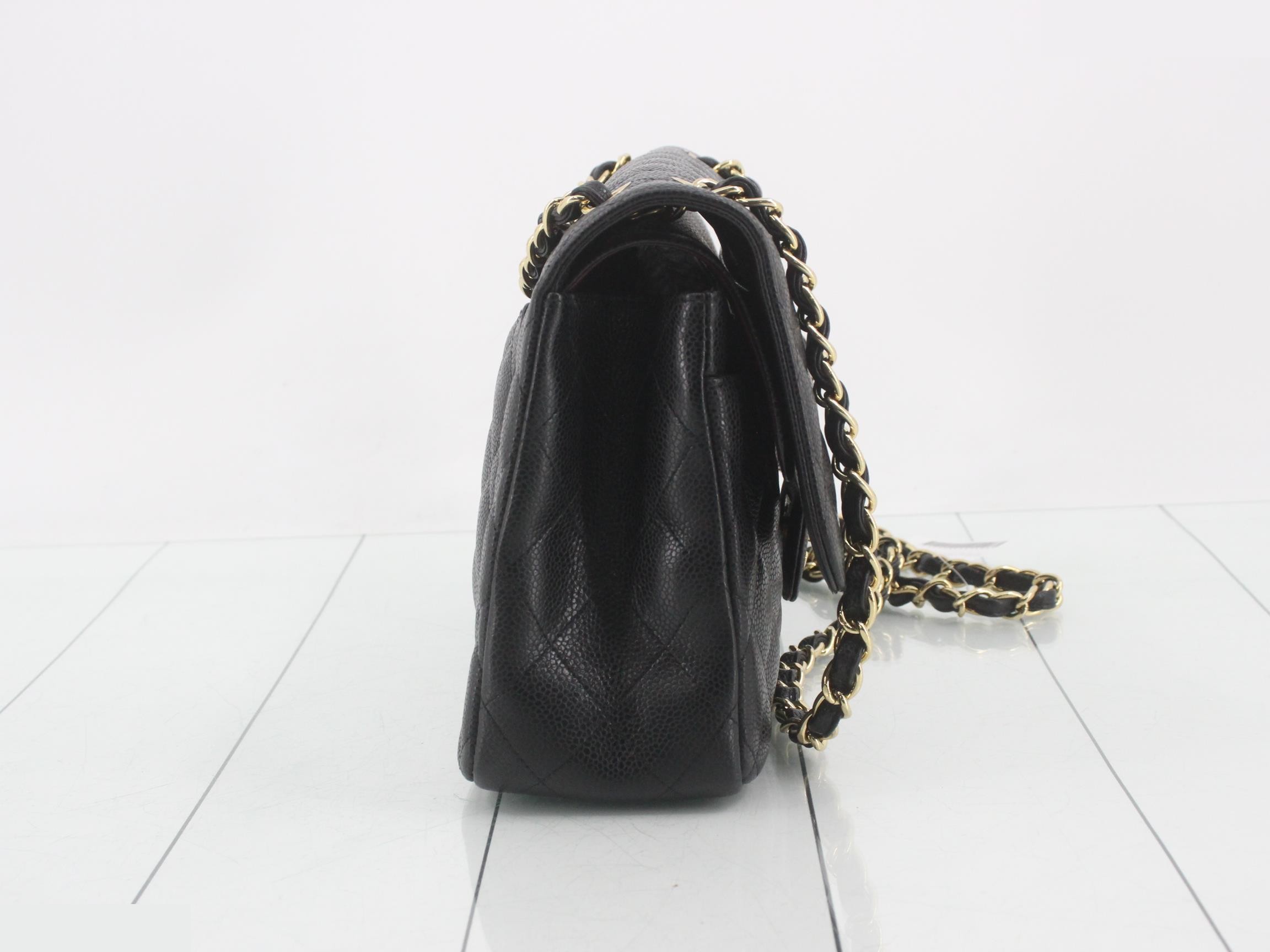Large Matelassé 30, caviar leather, double flap, double chain shoulder bag. — view 4