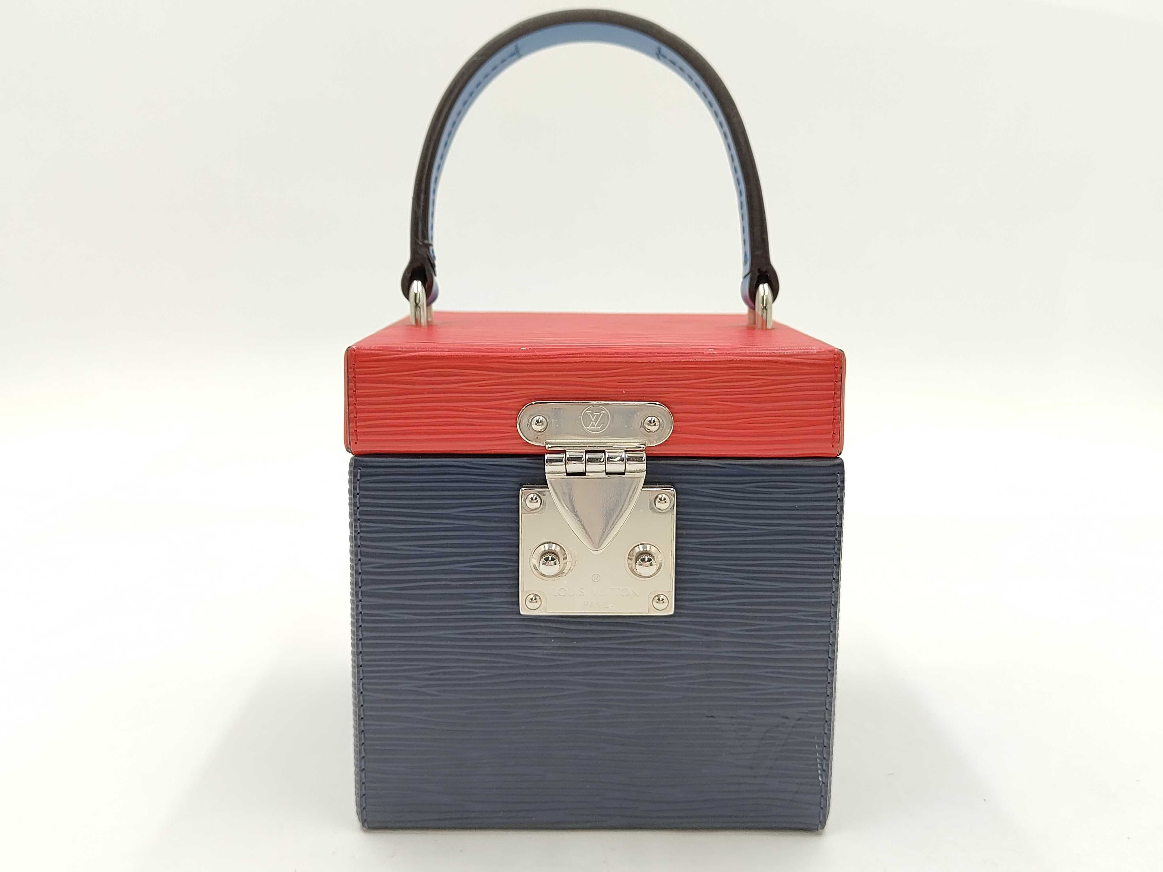 LV Epi Bleeker Box PL0139 Shoulder Bag