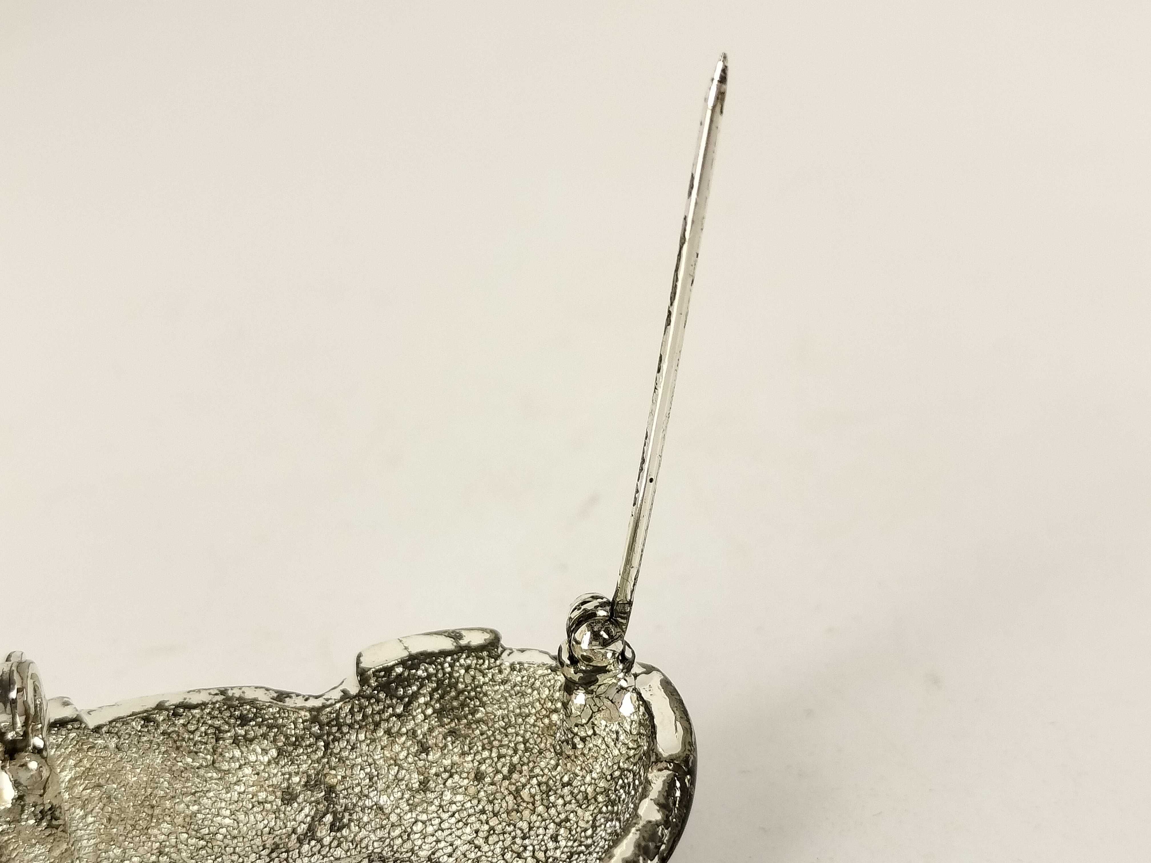 heart brooch — view 3