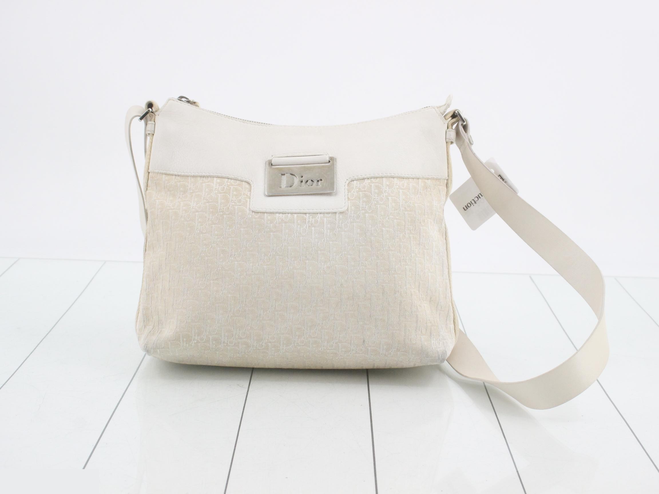 Trotter Shoulder Bag - Streetwear
