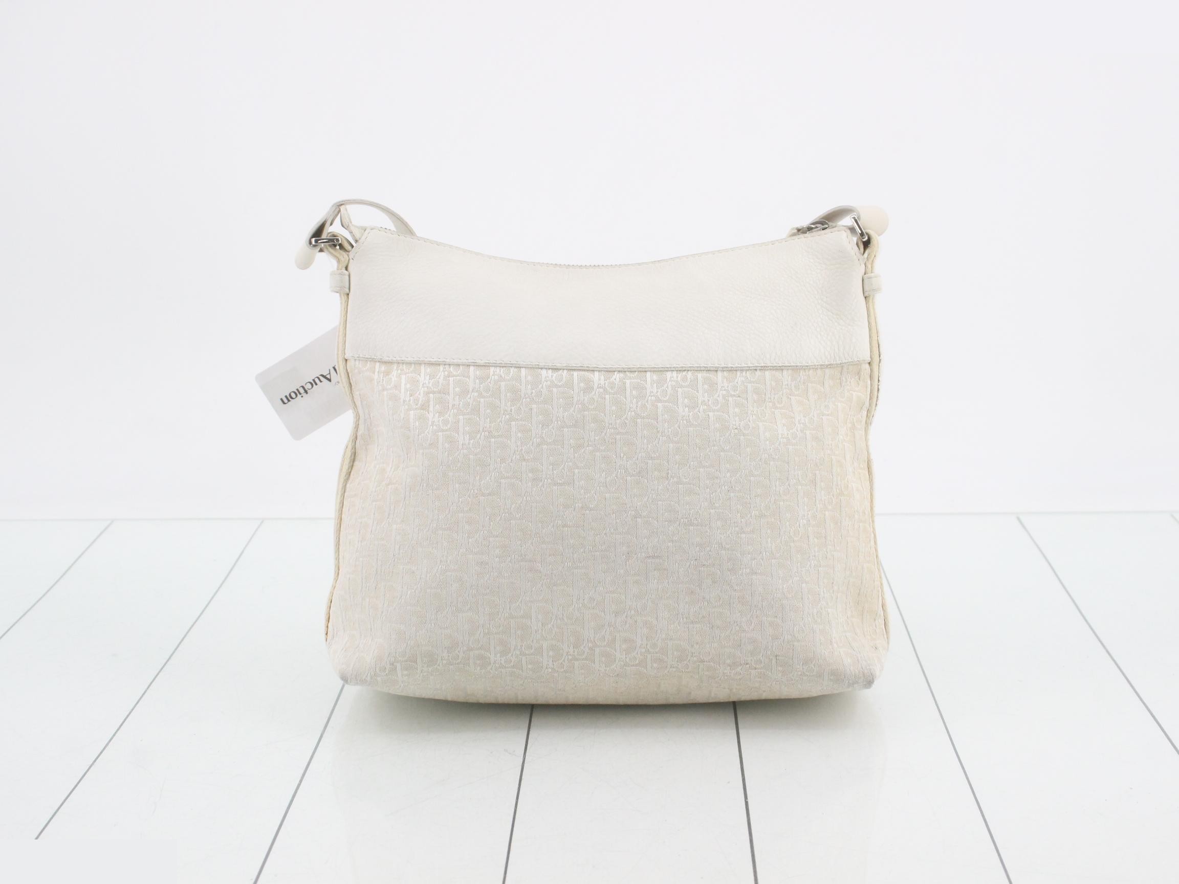 Trotter Shoulder Bag - Streetwear — view 2