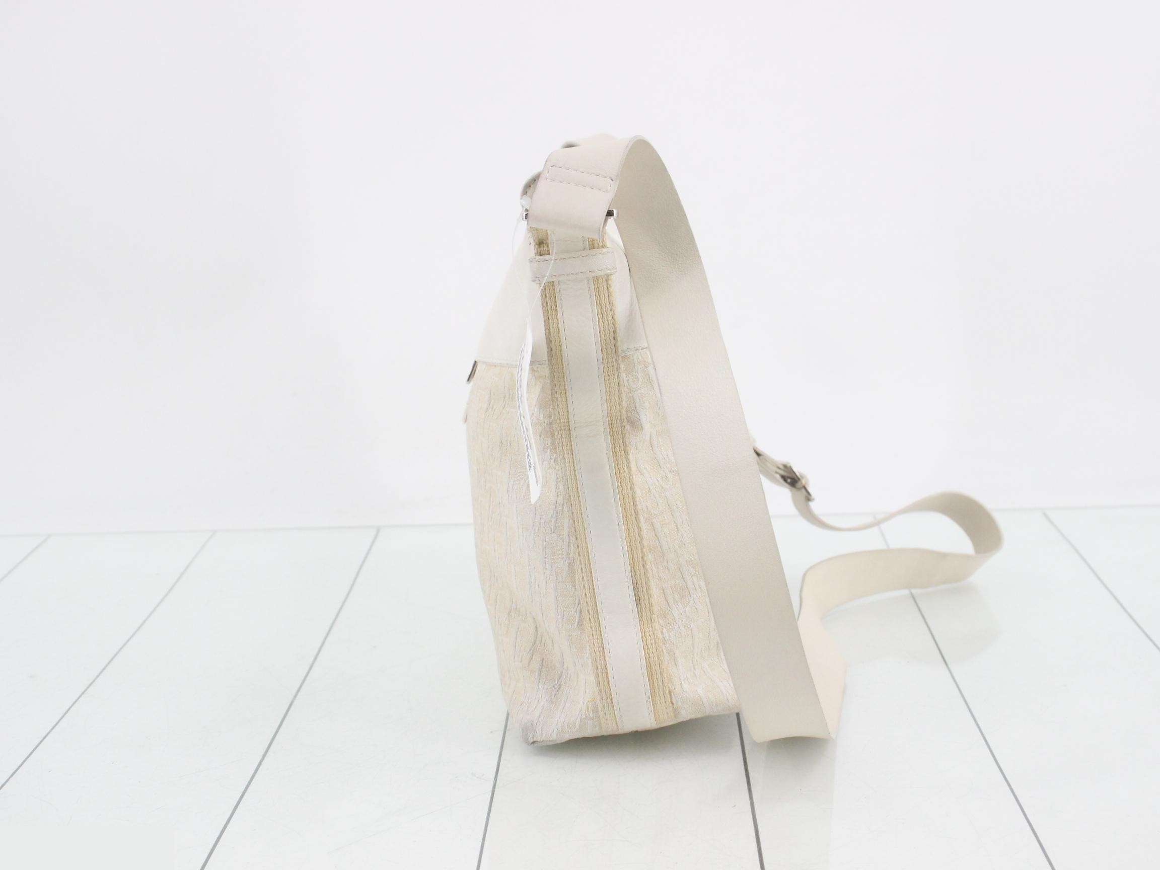 Trotter Shoulder Bag - Streetwear — view 3
