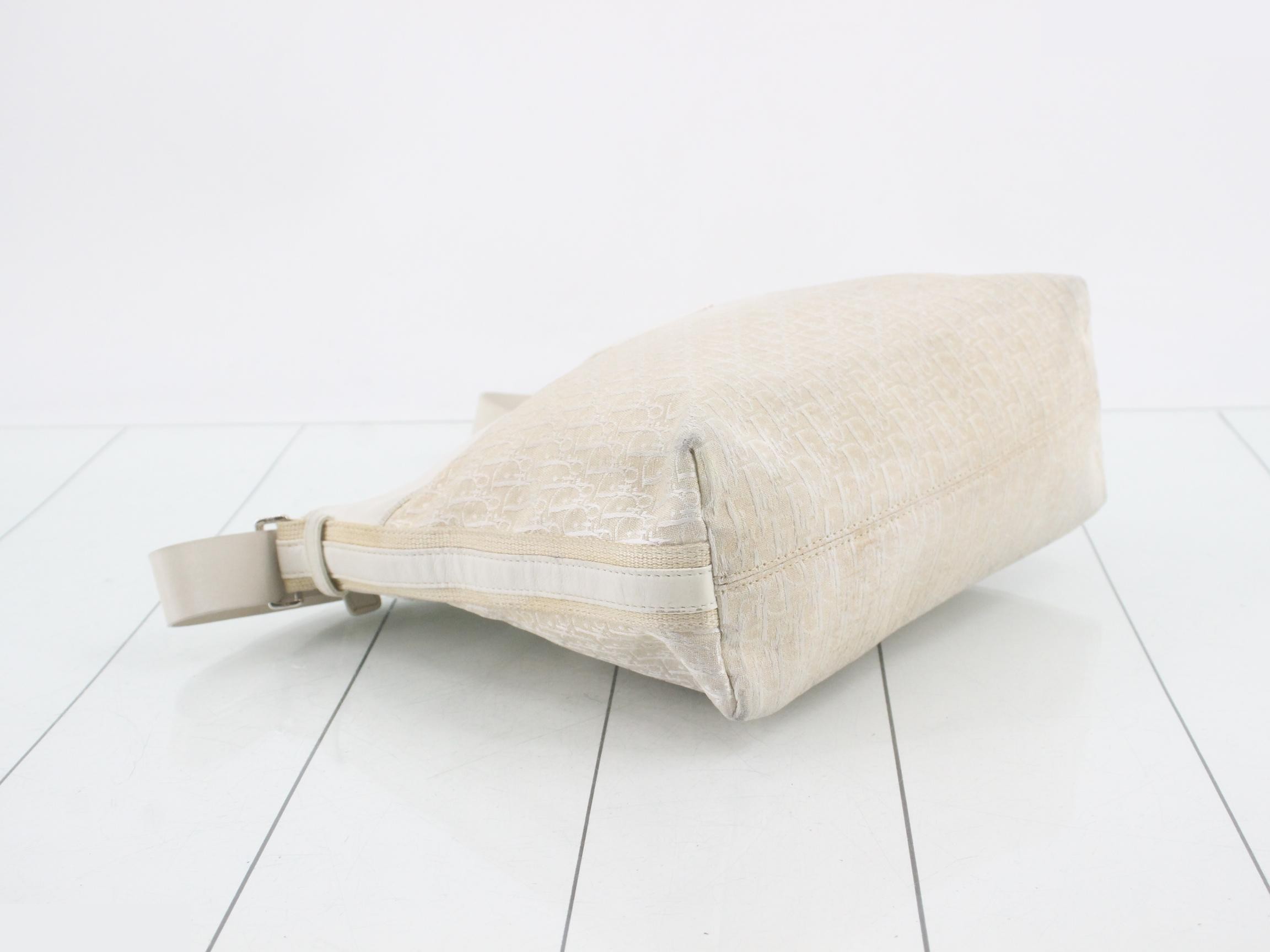 Trotter Shoulder Bag - Streetwear — view 5