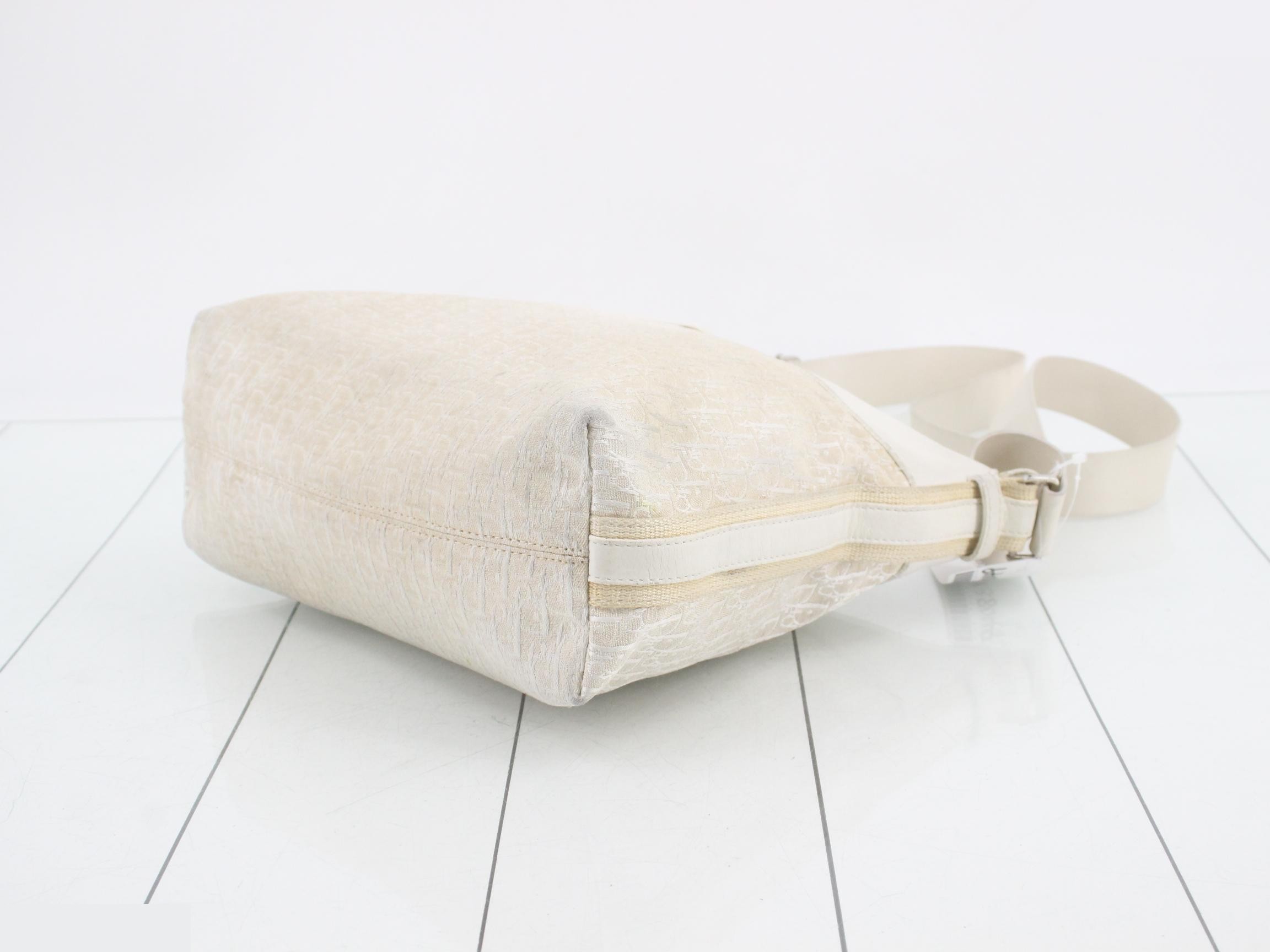 Trotter Shoulder Bag - Streetwear — view 6