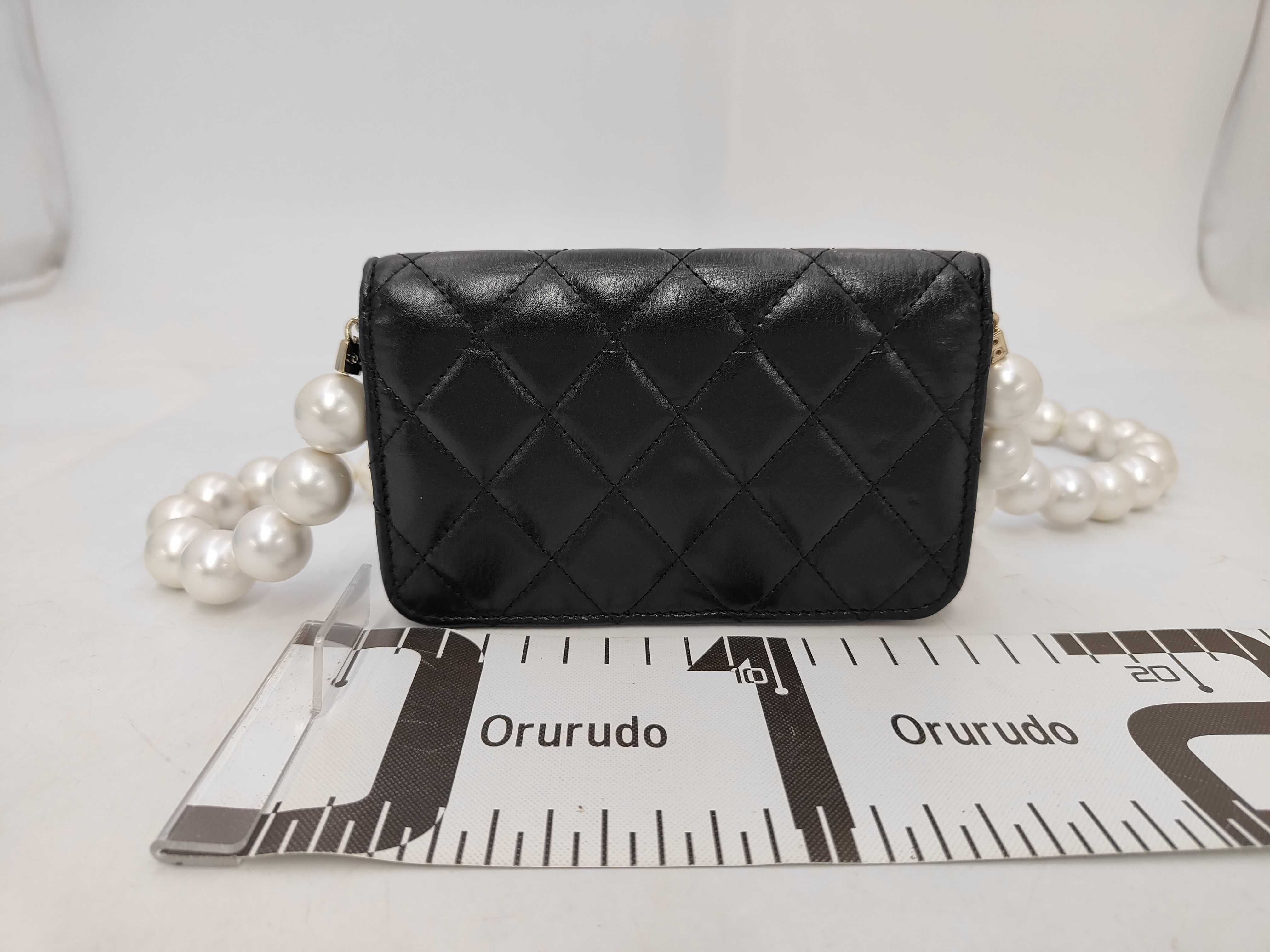 Matelassé Maxi Pearl Chain Card Holder, Black Lambskin, Gold Hardware, Shoulder Bag — view 2