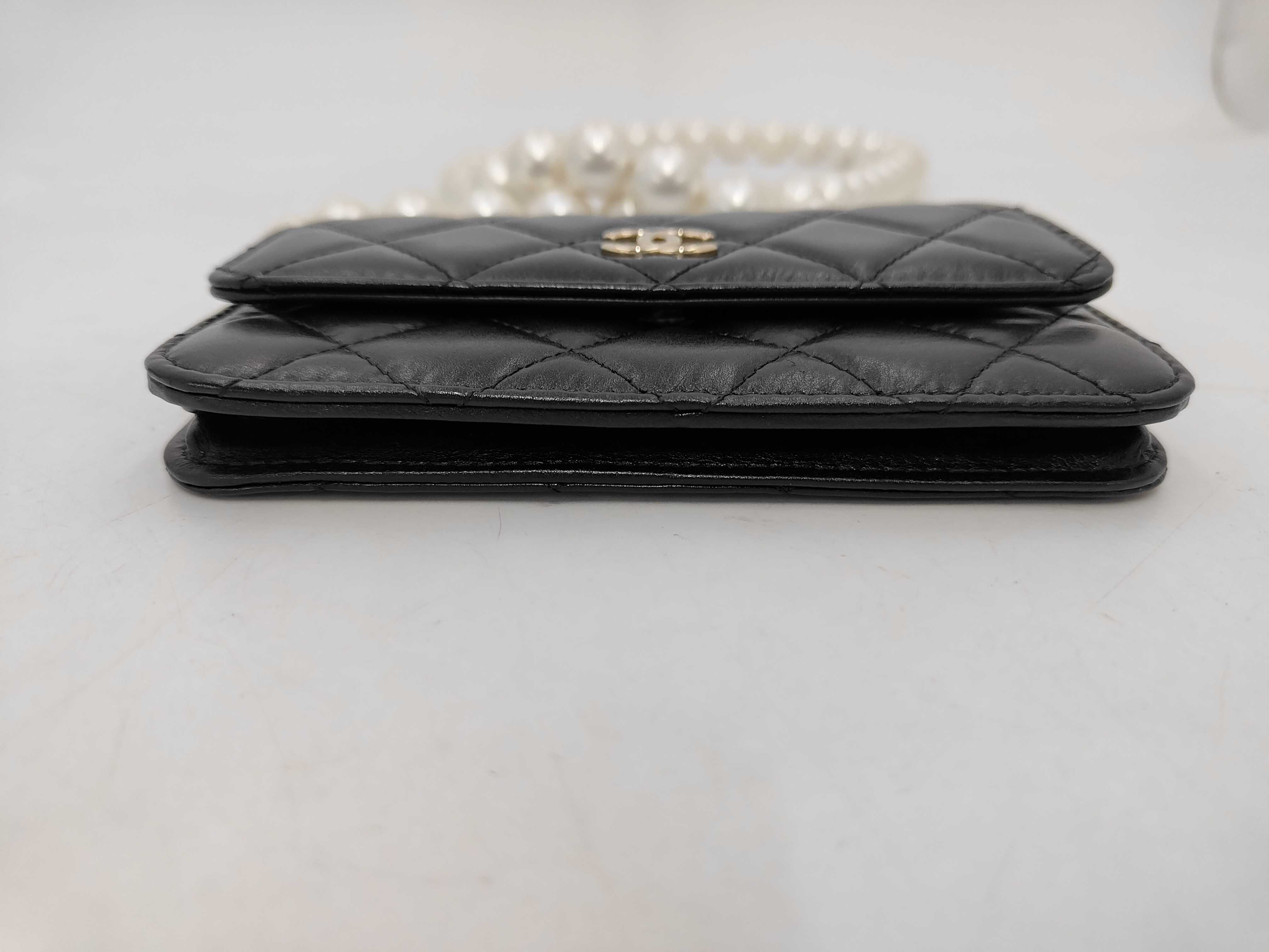 Matelassé Maxi Pearl Chain Card Holder, Black Lambskin, Gold Hardware, Shoulder Bag — view 5