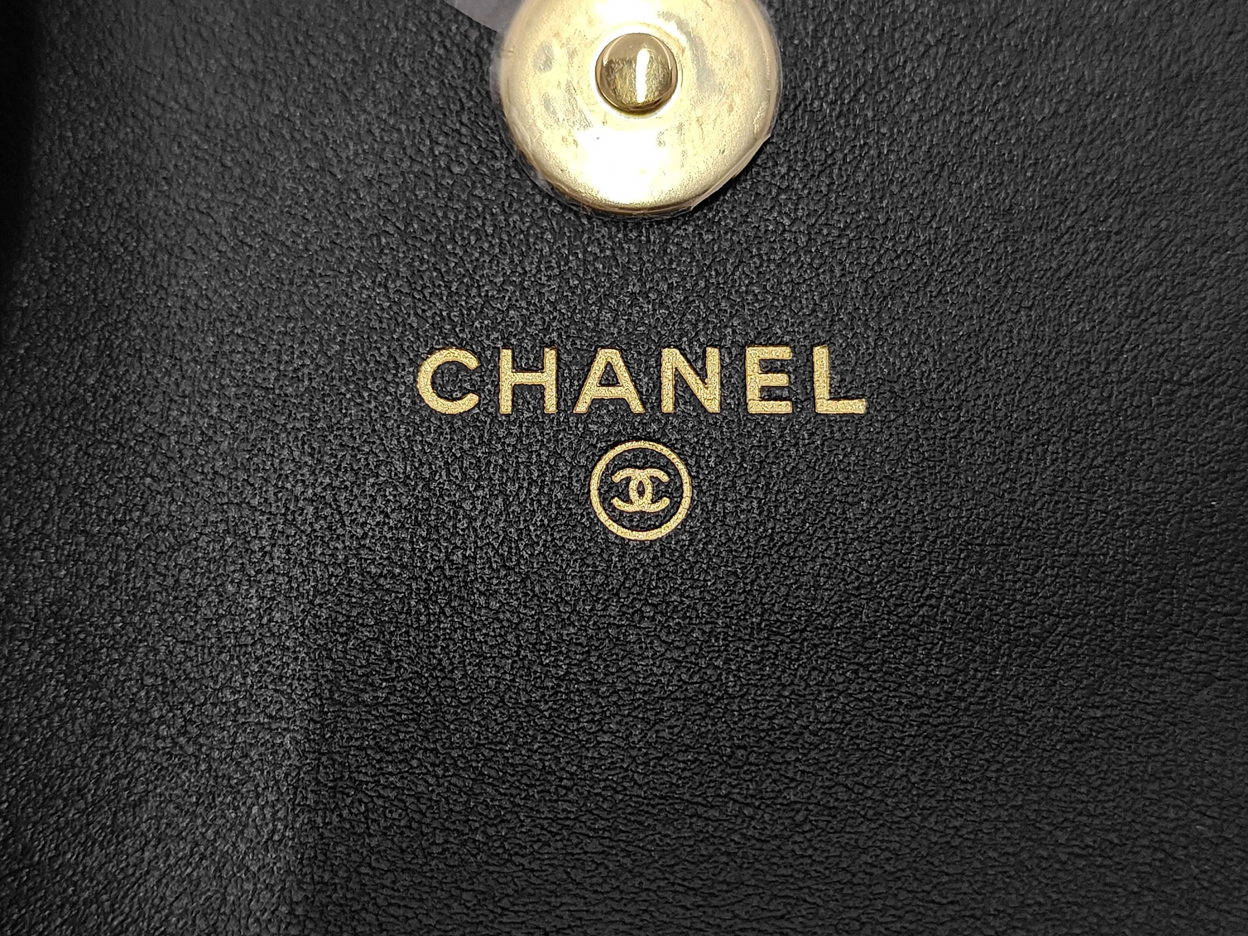 Matelassé Maxi Pearl Chain Card Holder, Black Lambskin, Gold Hardware, Shoulder Bag — view 10