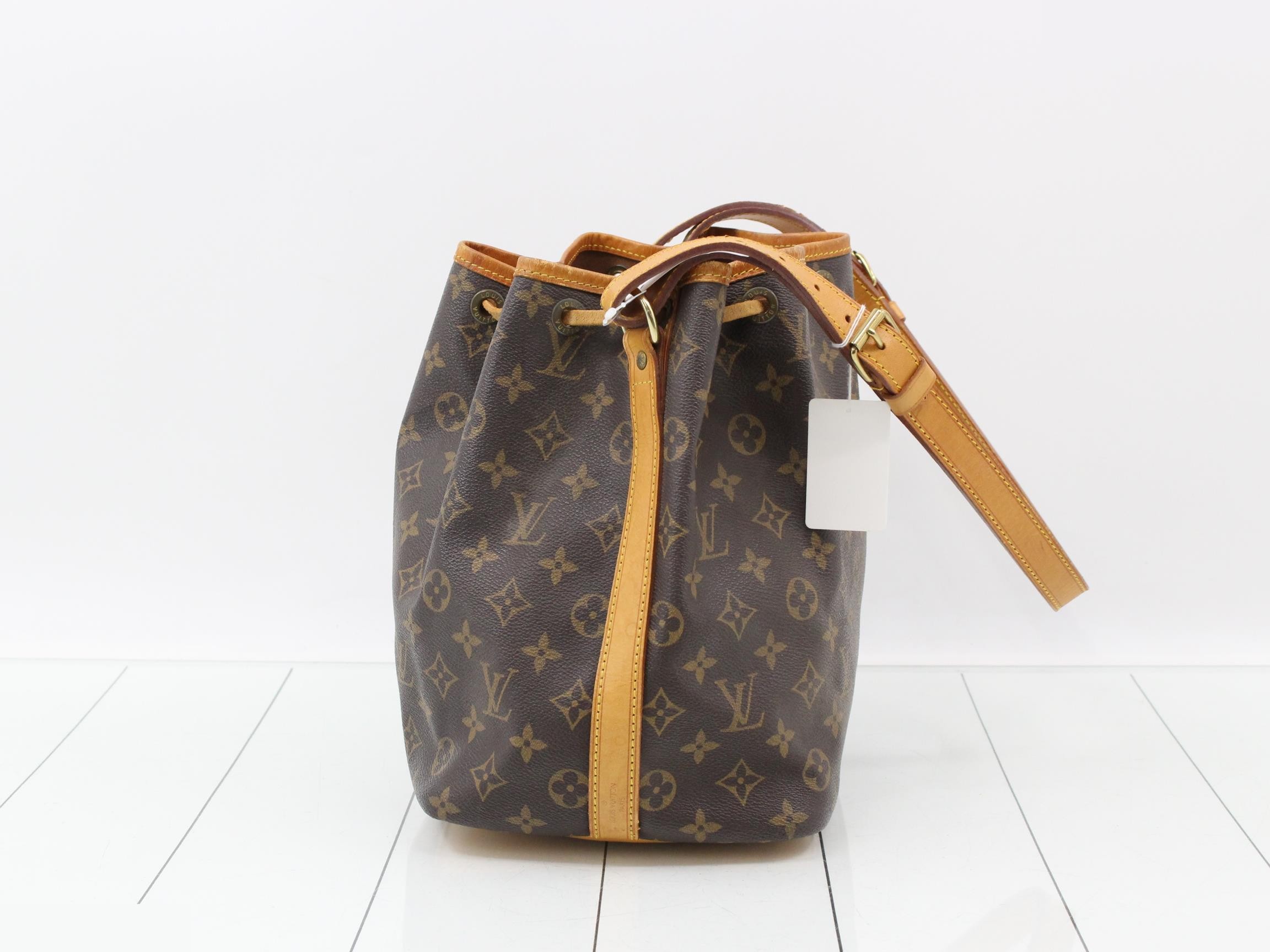 Monogram Petit Noé (old model) shoulder bag — view 3