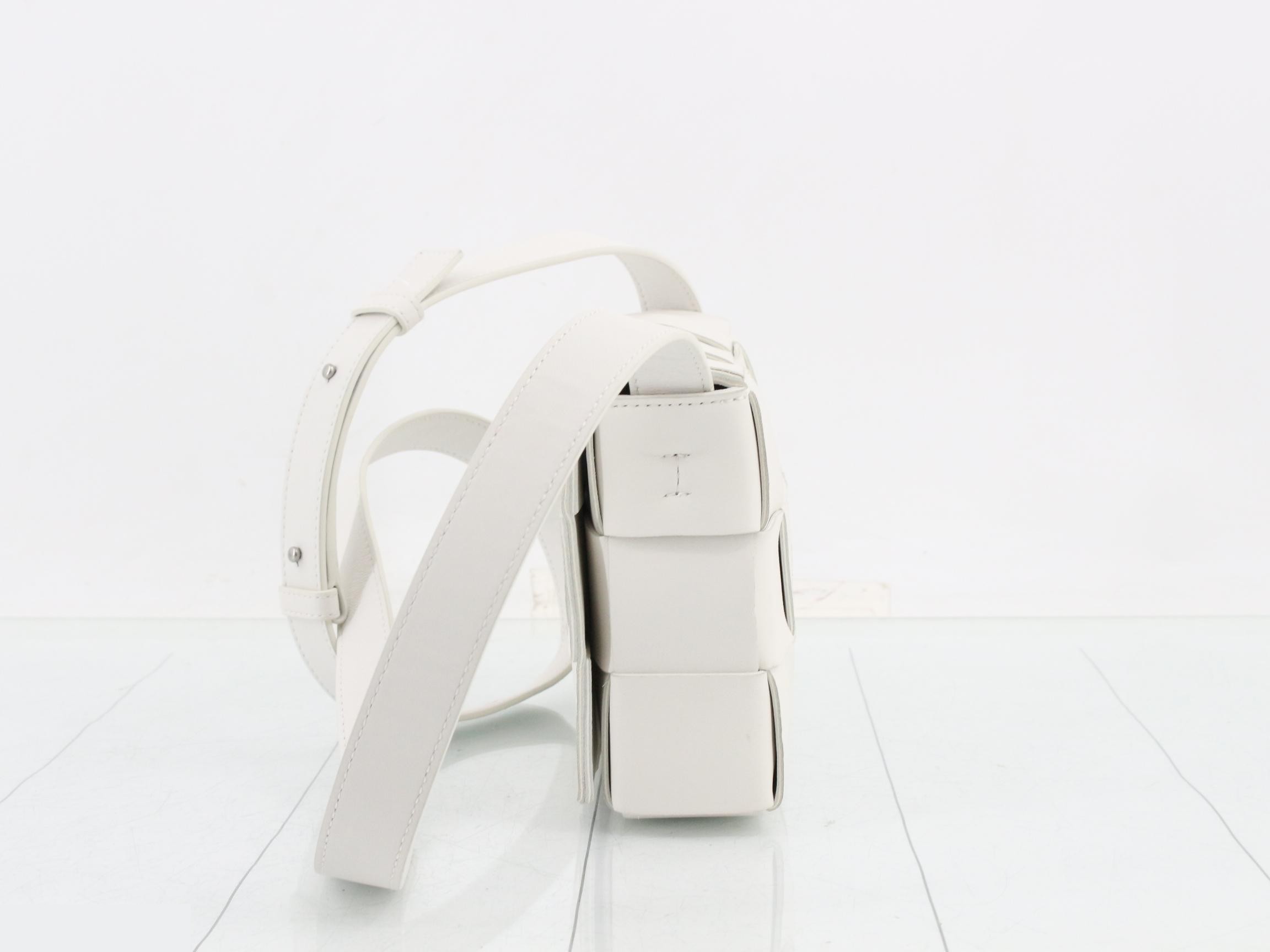 Maxi Intrecciato Cassette Leather Shoulder Bag, White — view 3
