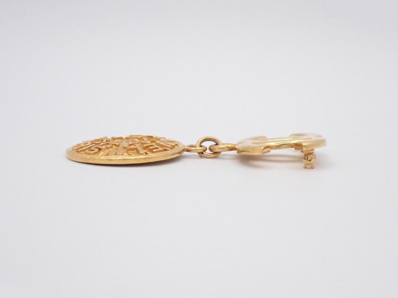 Coco Mark Brooch 95A (with comment) — view 3