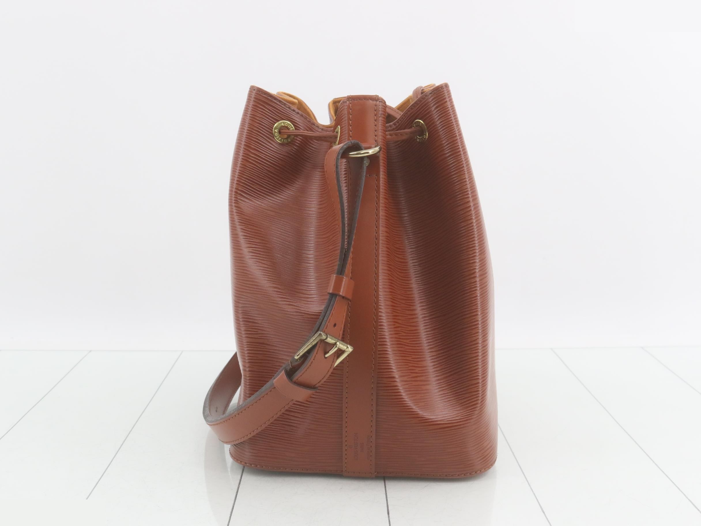 Petit Noé Kenya Brown Epi Shoulder Bag 256 — view 4