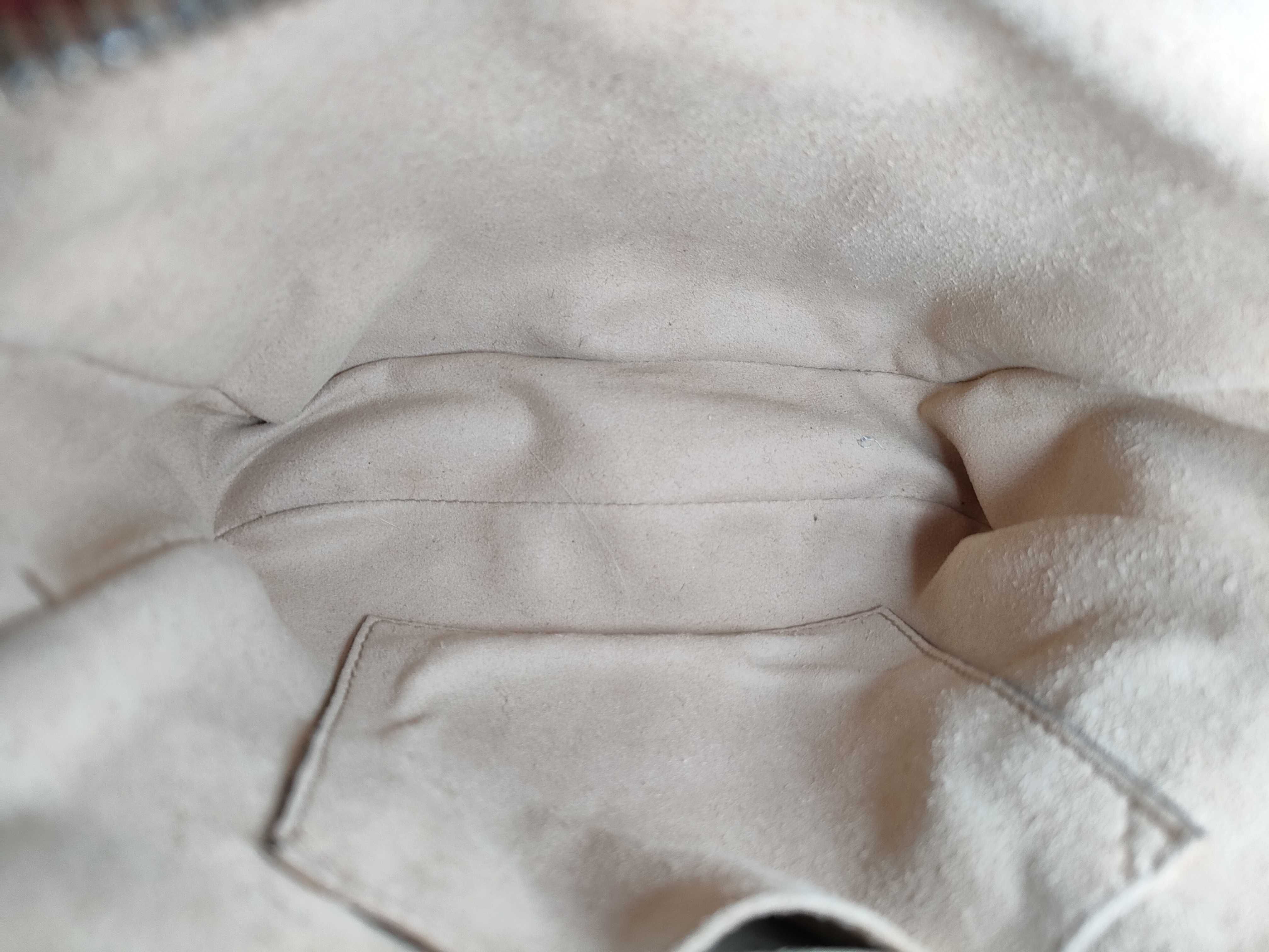 GG Marmont Quilted Shoulder Bag — view 10
