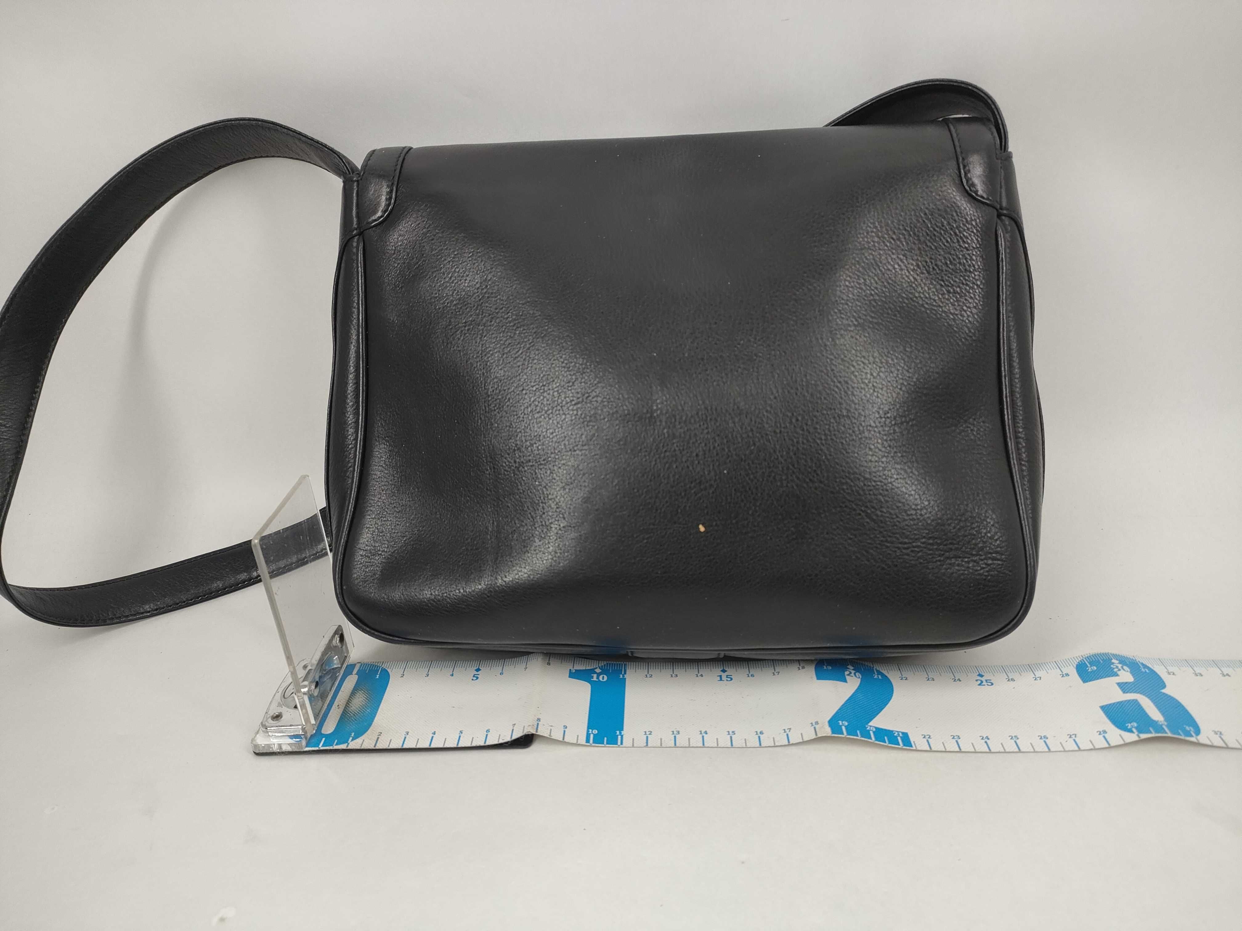 Old Push-Lock GG Hardware Shoulder Bag — view 2