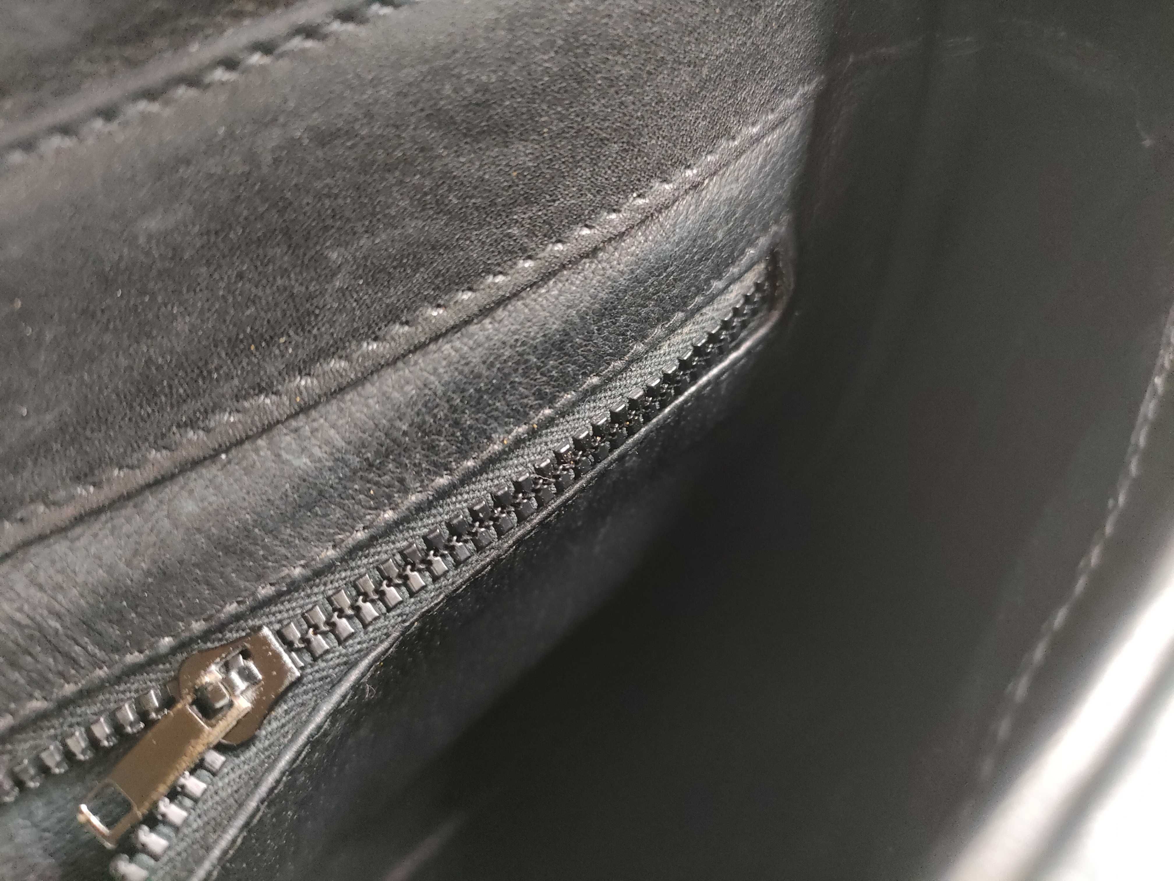 Old Push-Lock GG Hardware Shoulder Bag — view 14