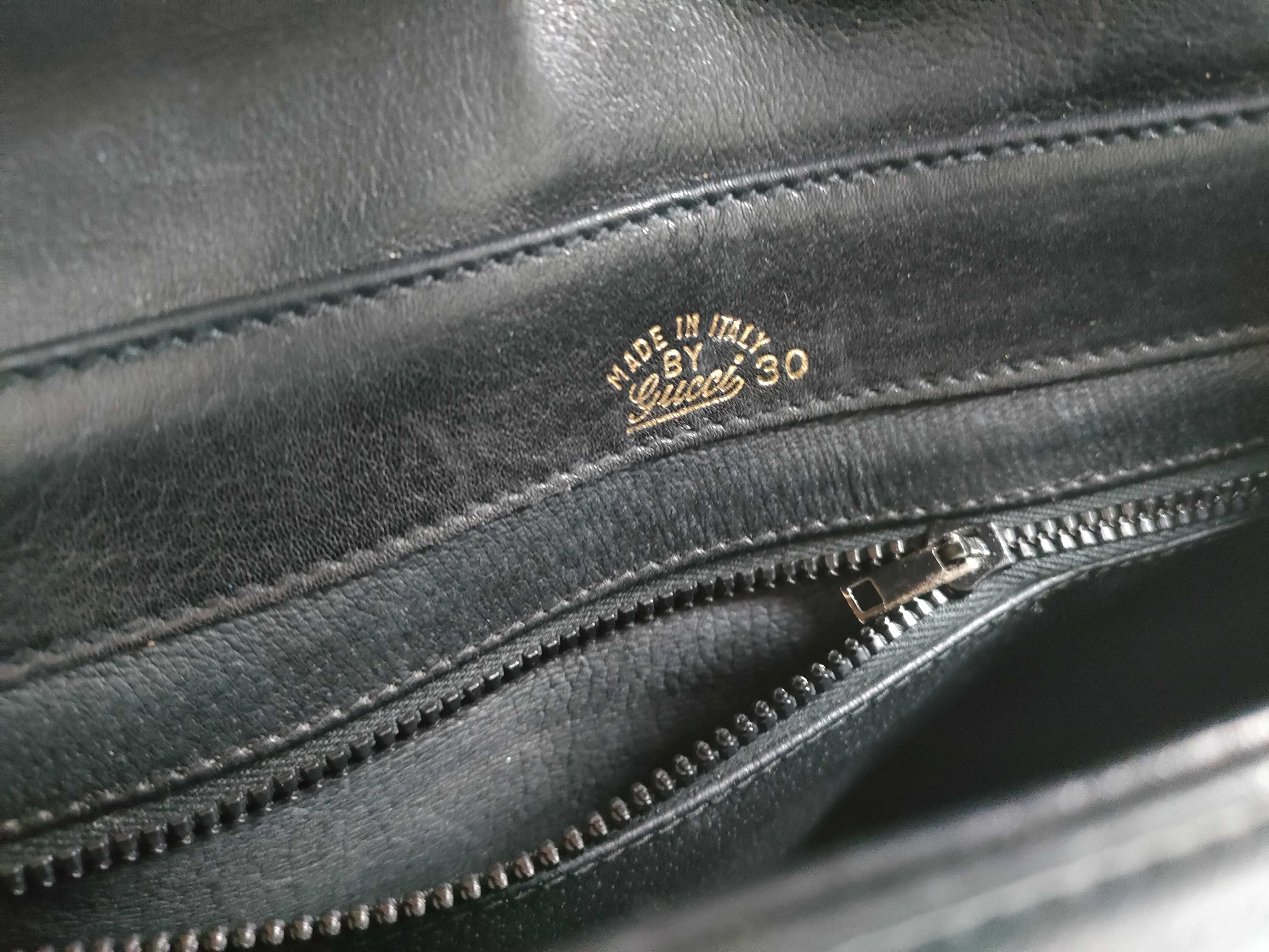 Old Push-Lock GG Hardware Shoulder Bag — view 15