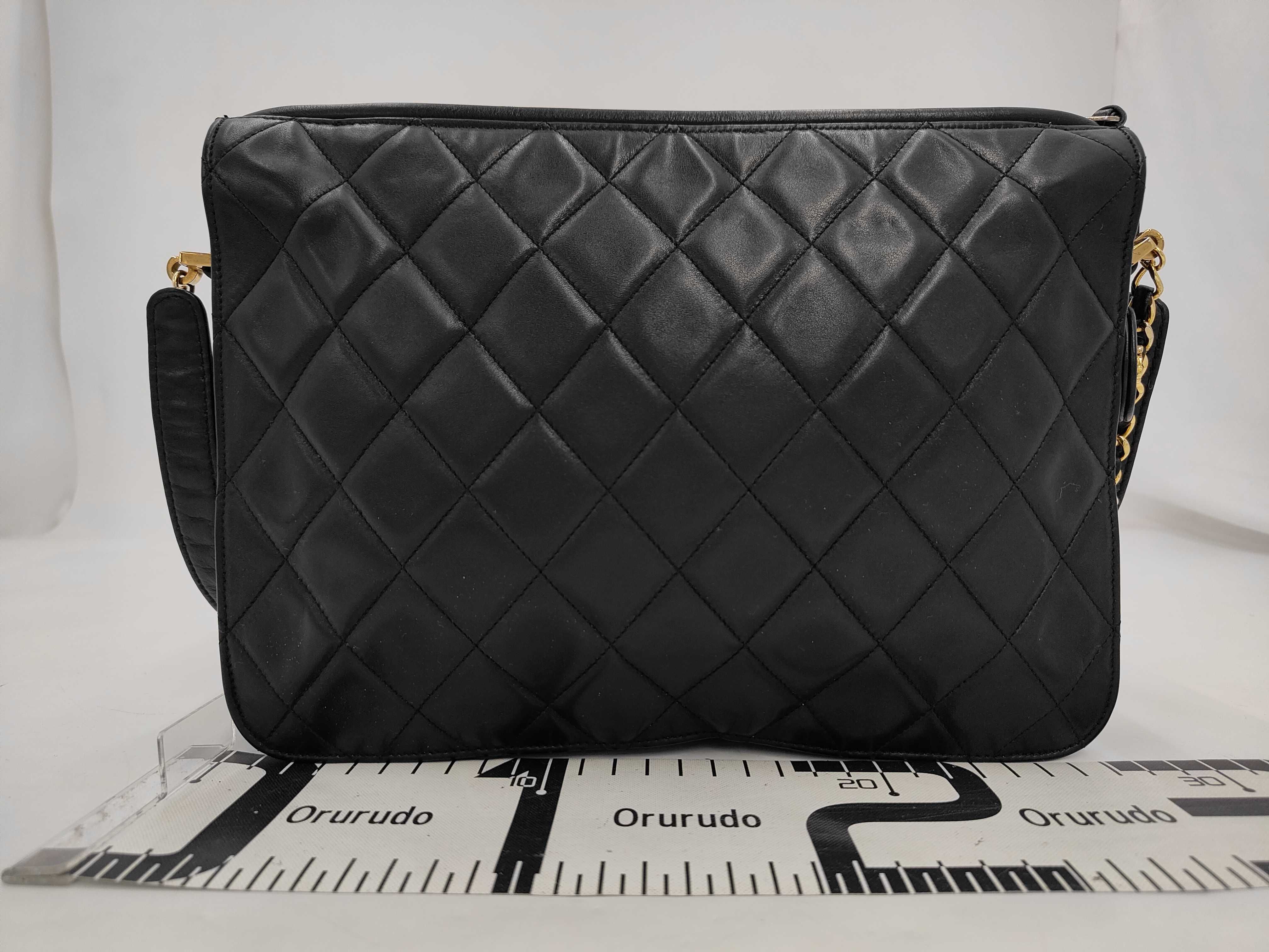 Matelassé Leather Chain Shoulder Bag with Serial Number Card (matching number) and Box. — view 2