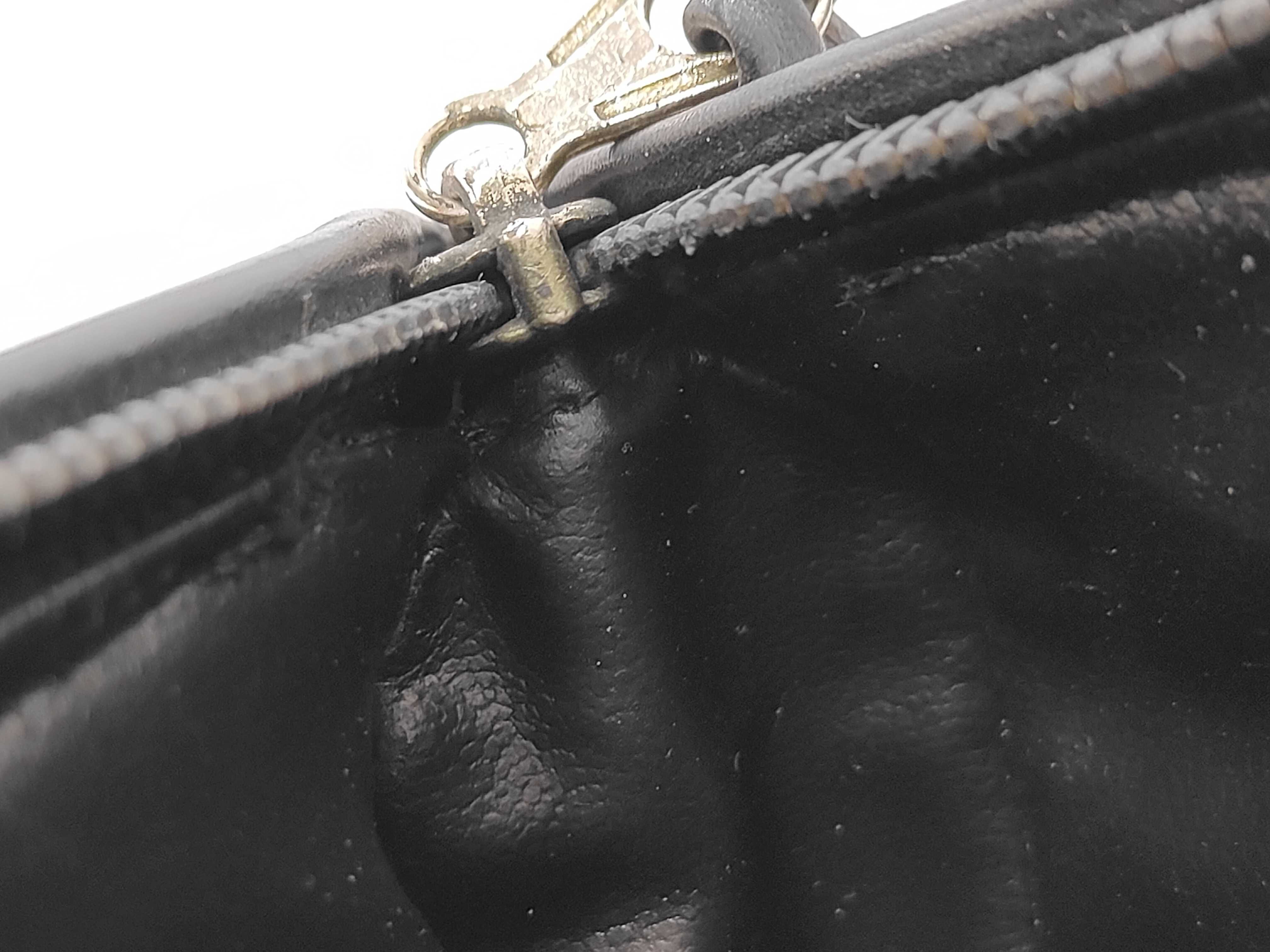 Matelassé Leather Chain Shoulder Bag with Serial Number Card (matching number) and Box. — view 11