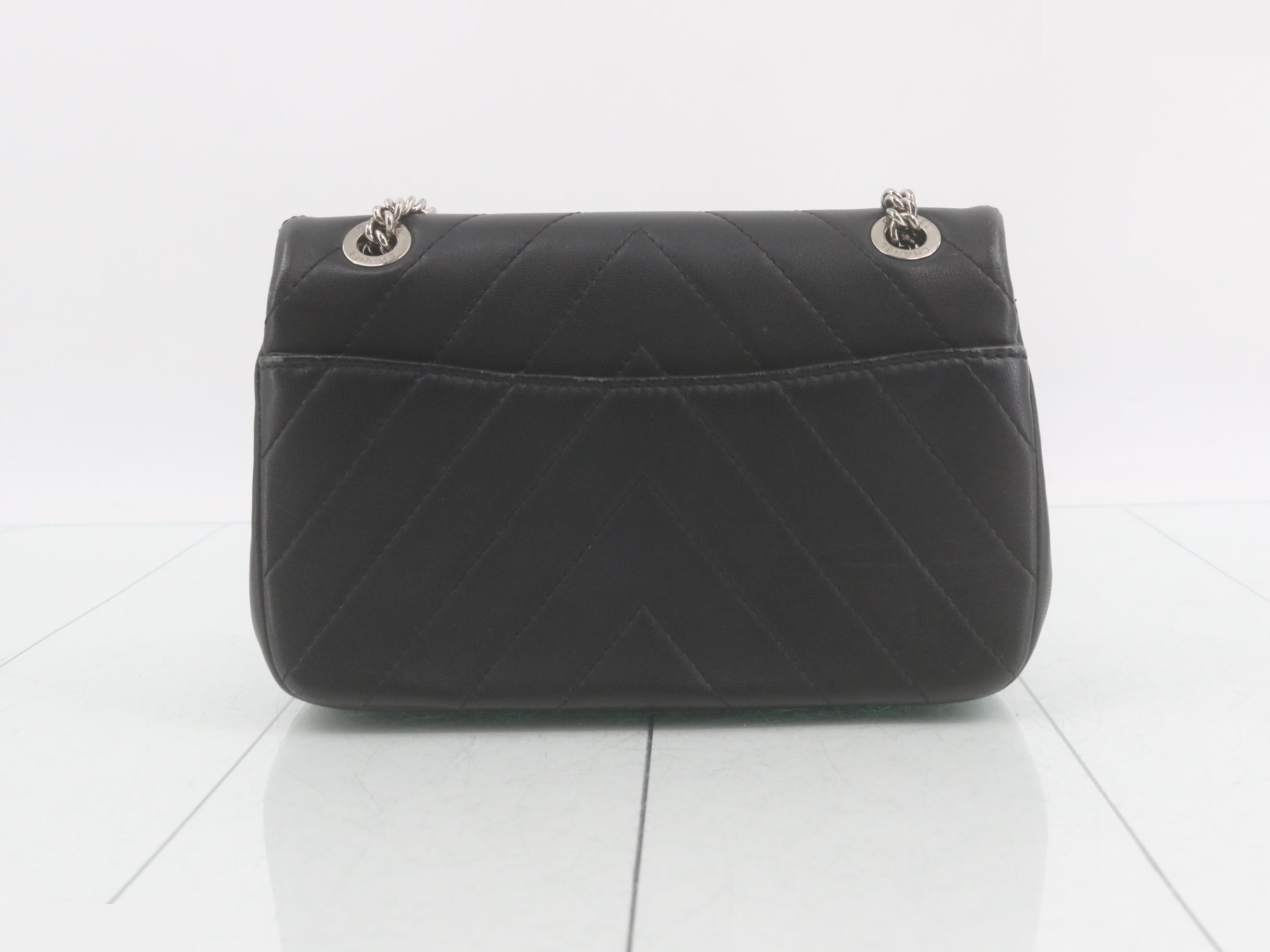 V-stitch leather chain shoulder bag, black — view 2