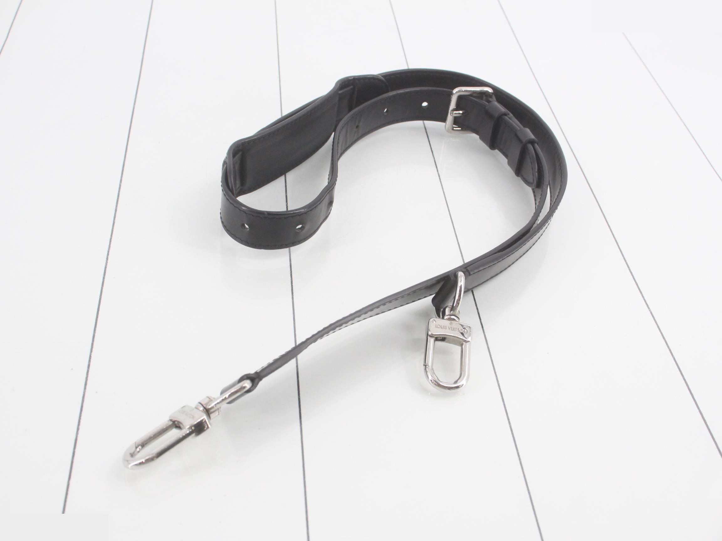 Tadao PM Damier Graphite Handbag — view 7