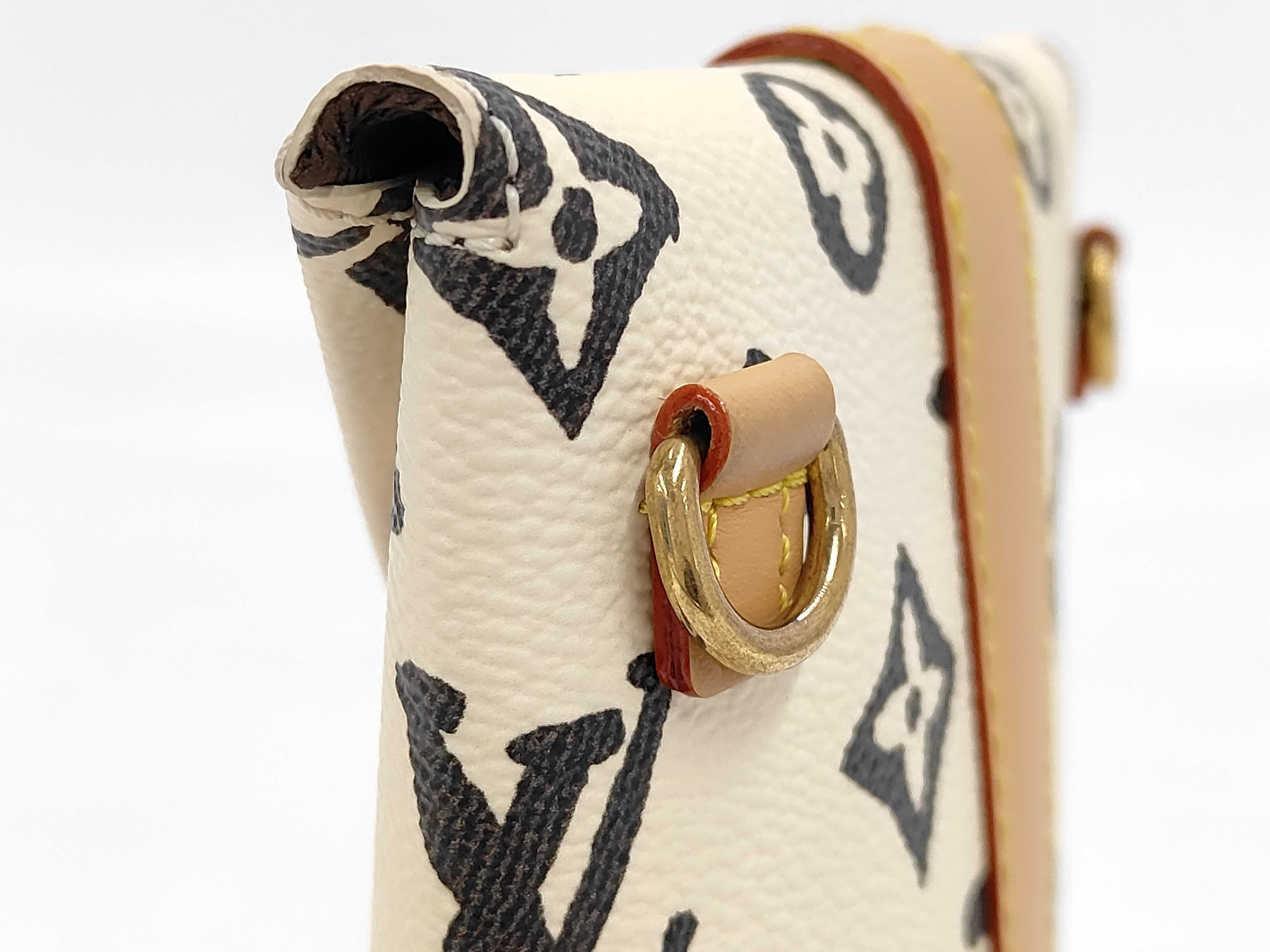 Monogram Craggy Envelope M83343 Shoulder Bag — view 3