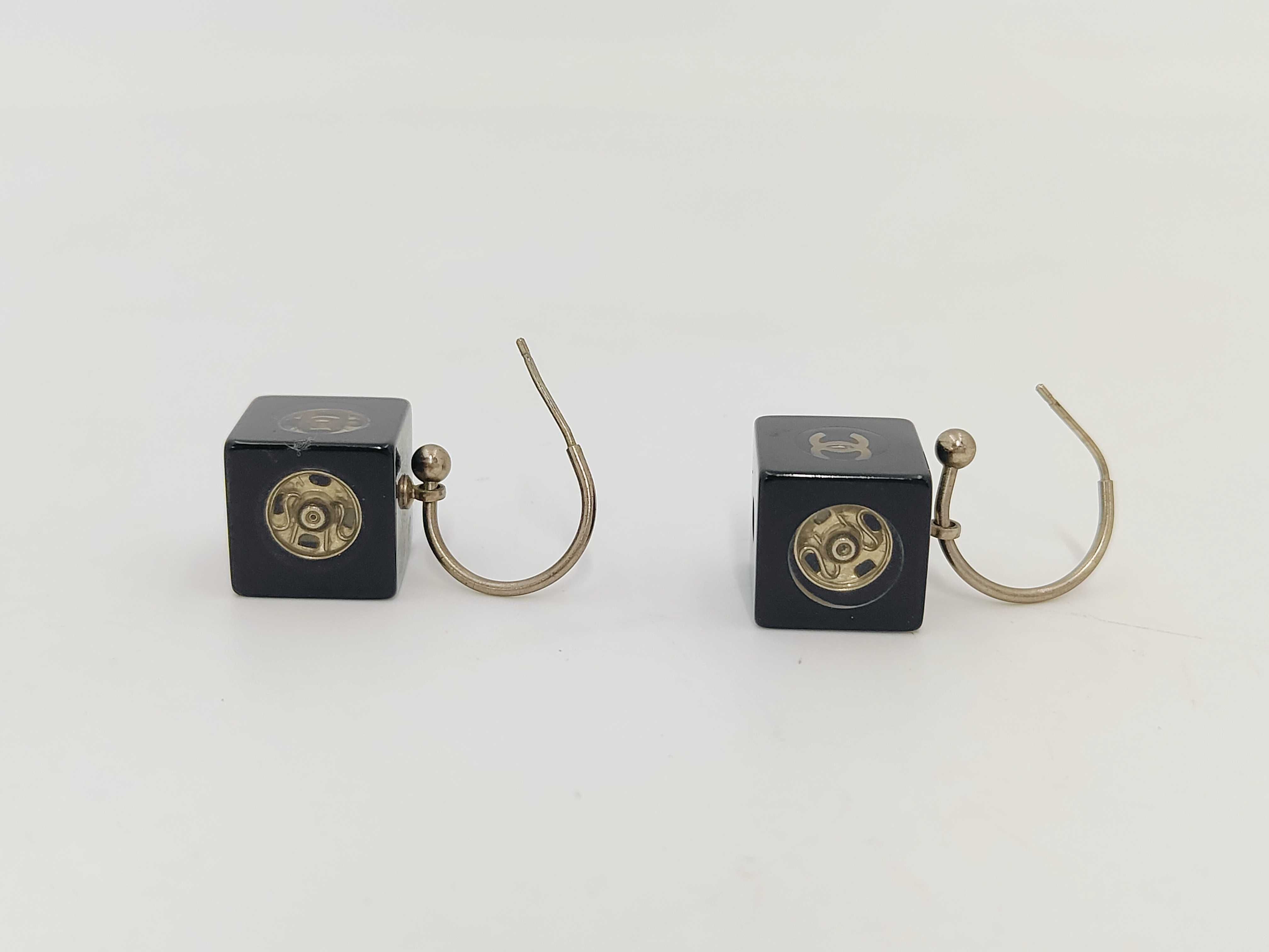 03/A / Earrings — view 3