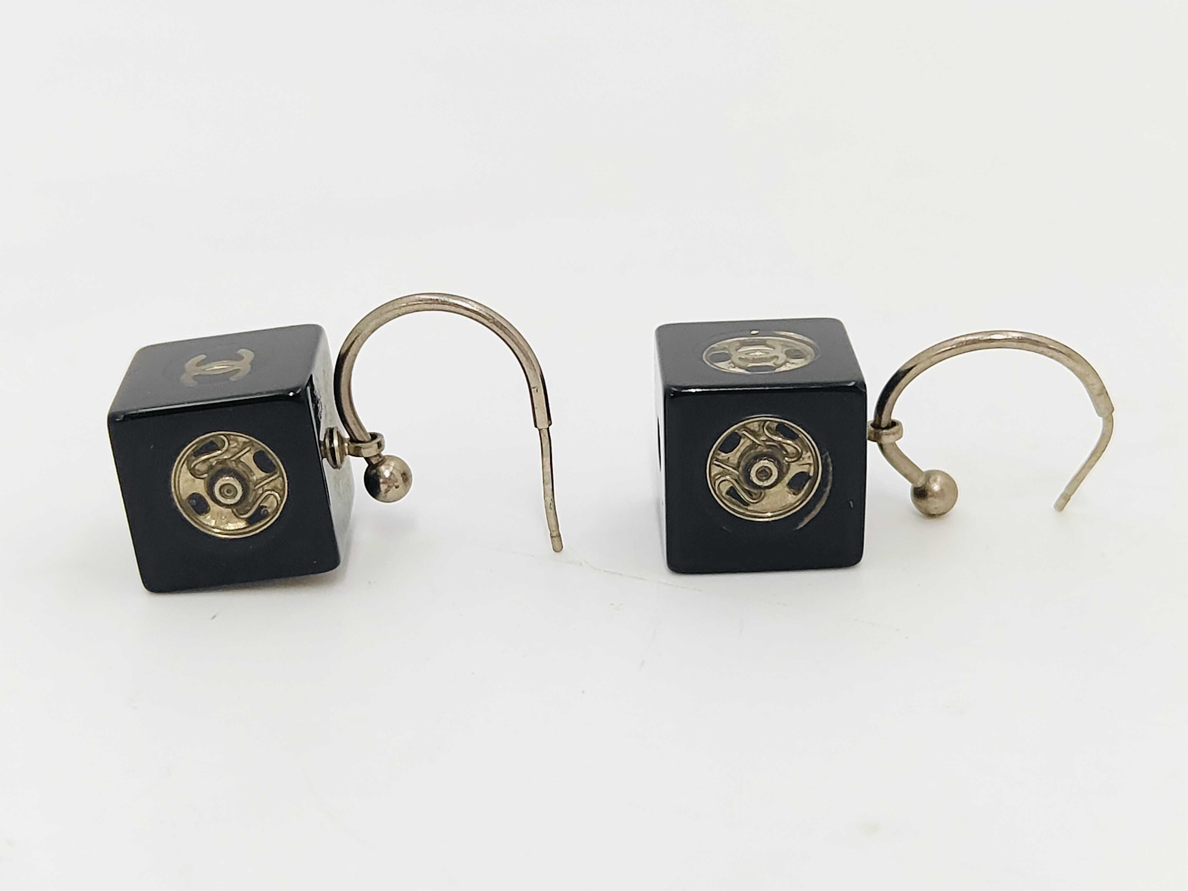 03/A / Earrings — view 4