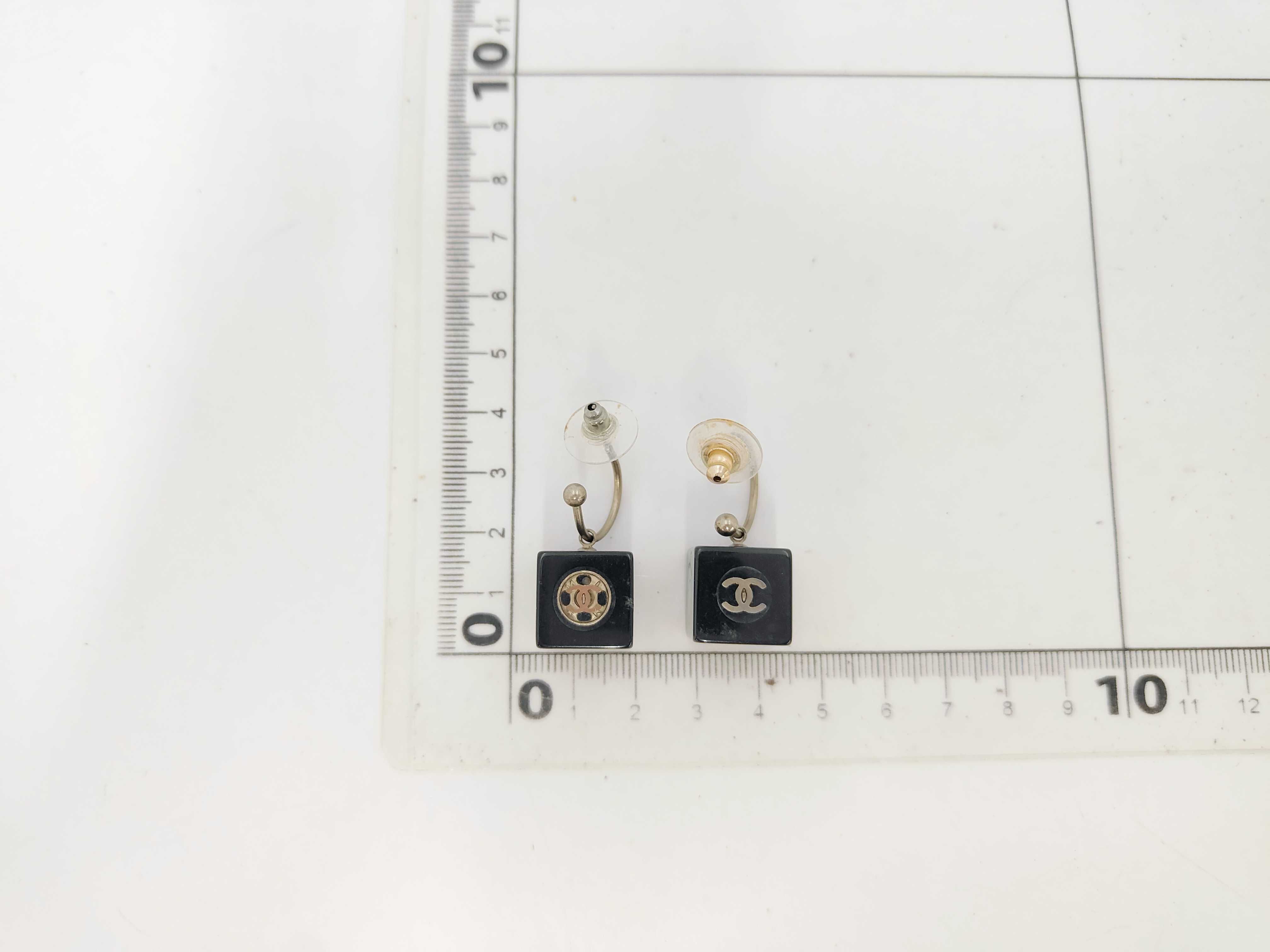 03/A / Earrings — view 7