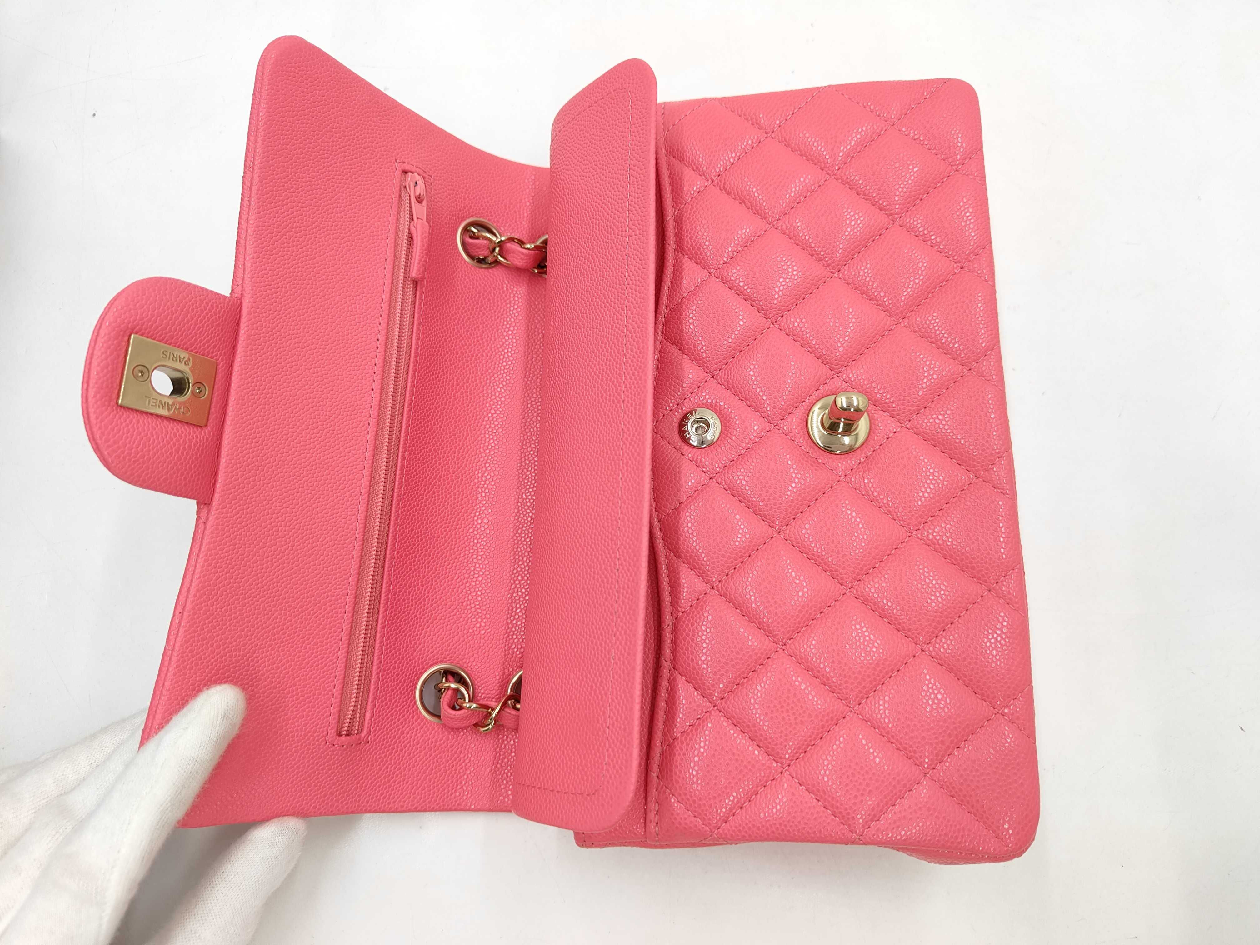 Matelassé Caviar Pink Shoulder Bag with Champagne Hardware — view 9